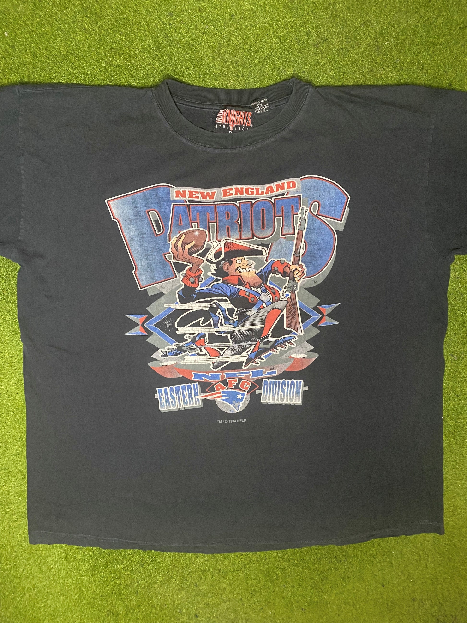 1994 New England Patriots - Vintage NFL Tee (XL) - Gametime Vintage