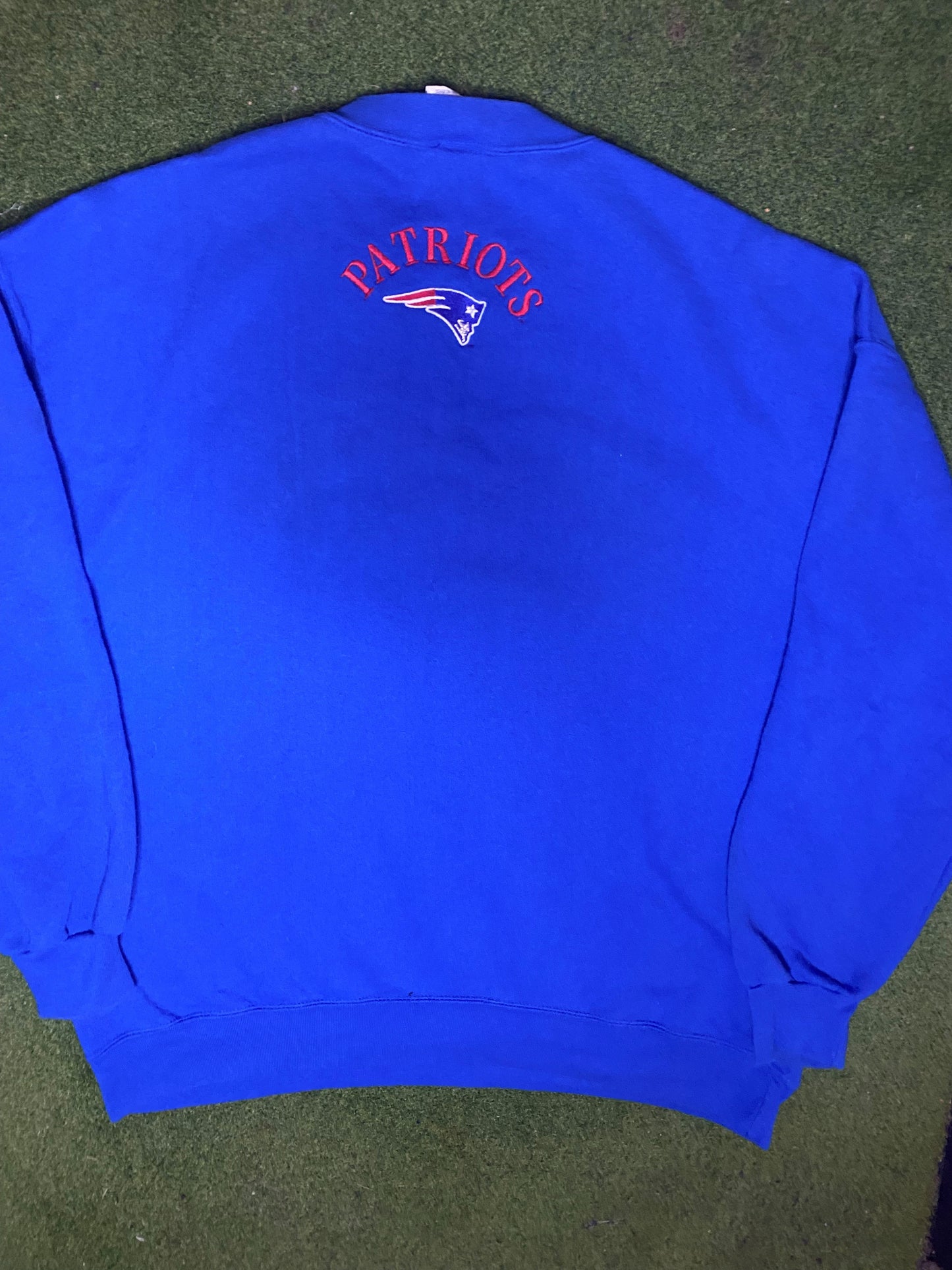 1994 New England Patriots - Vintage NFL Sweatshirt (XL) Gametime Vintage