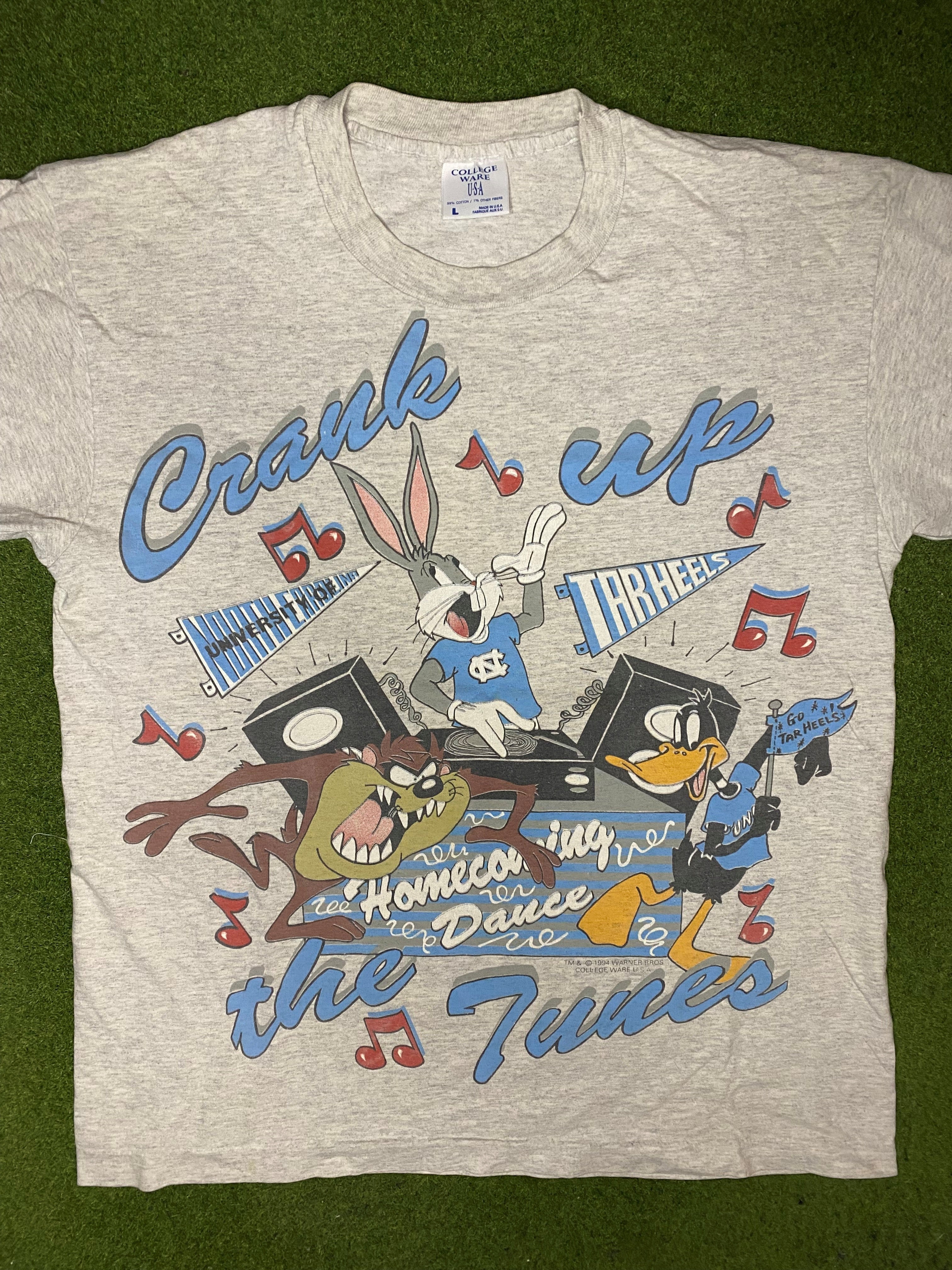 トップス 90s vintage USA college print t-shirt Vintage 1990s Blue College Ware USA Sewn On Patch Tshirt XL