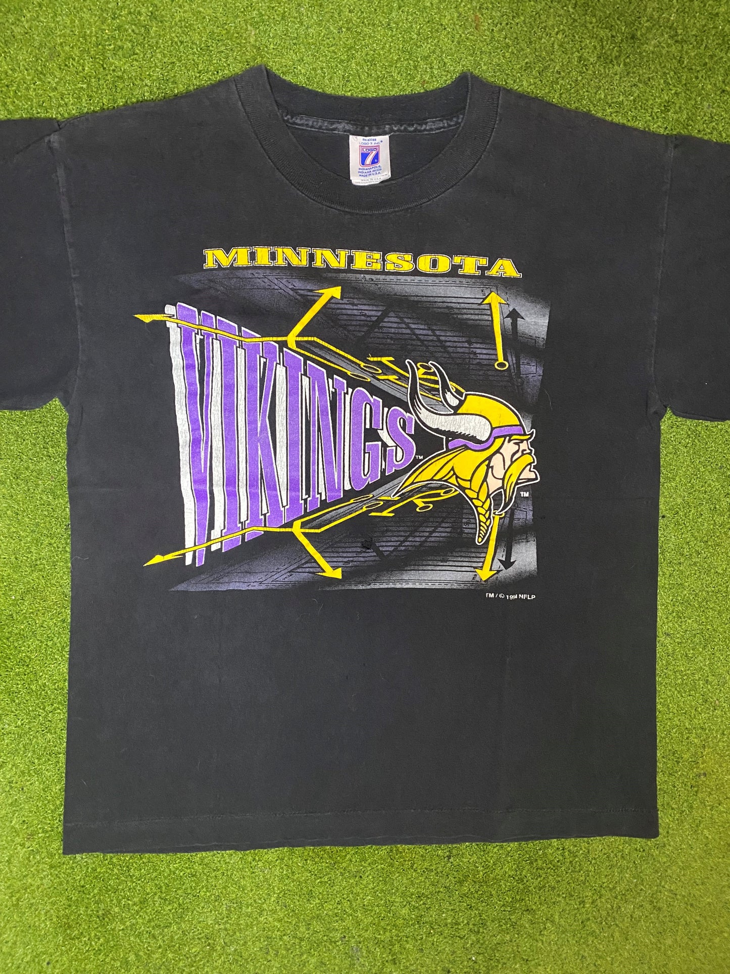 1994 Minnesota Vikings - Double Sided - Vintage NFL T-Shirt (Youth XL) Gametime Vintage