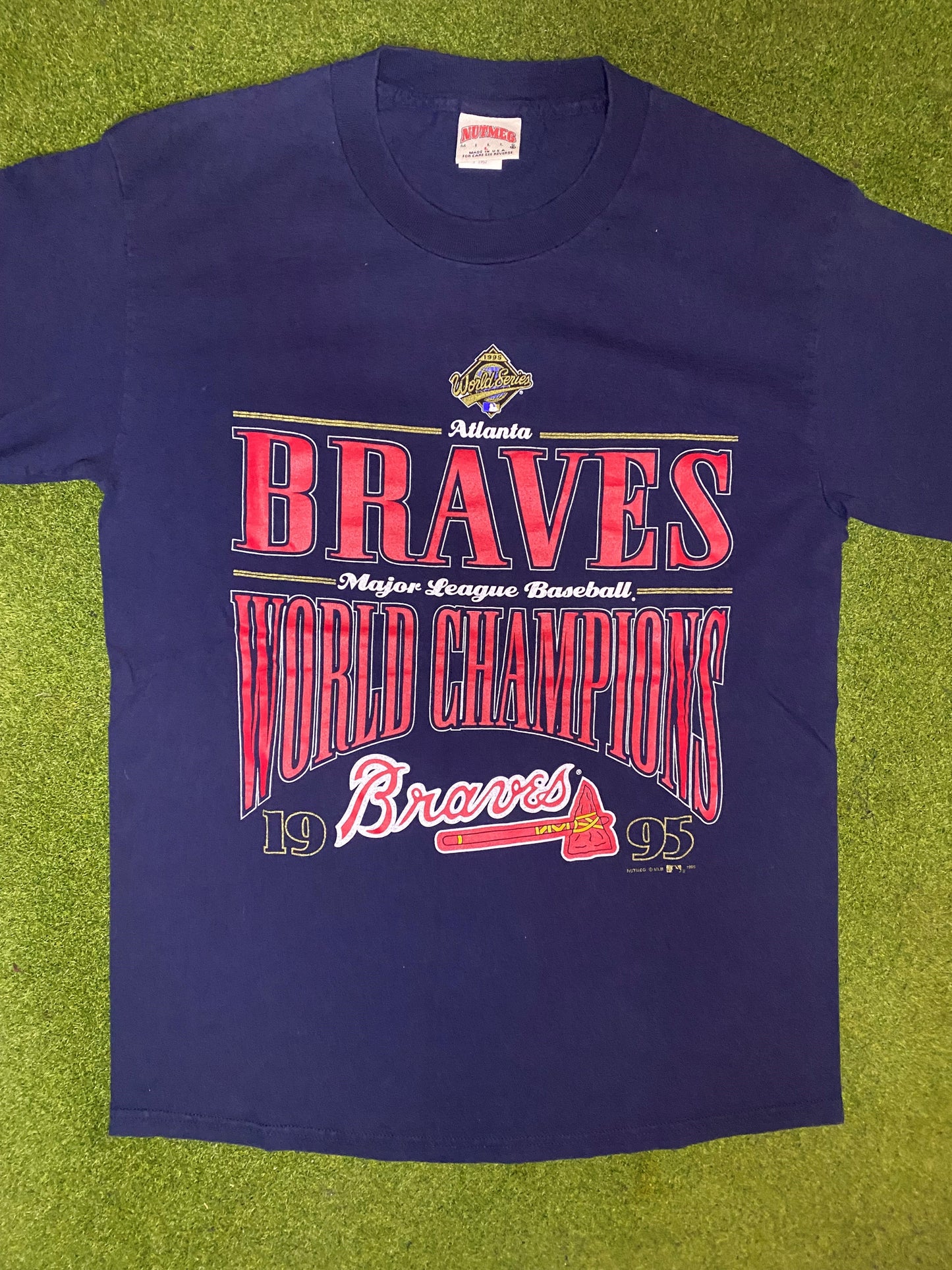 1995 Atlanta Braves - World Series Champions - Vintage MLB T-Shirt (Large) Gametime Vintage