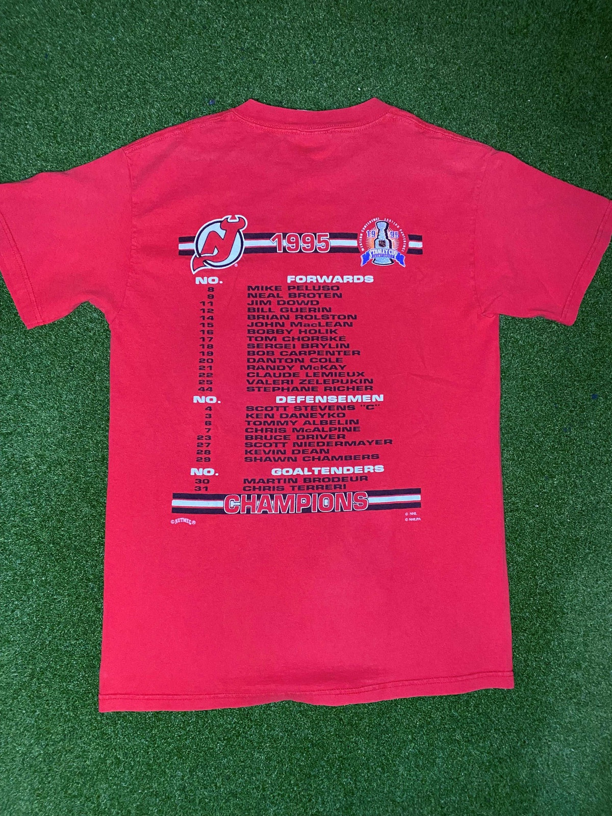 1995 New Jersey Devils - Stanley Cup Champions - Double Sided - Vintage NHL Tee Shirt (Youth XL)