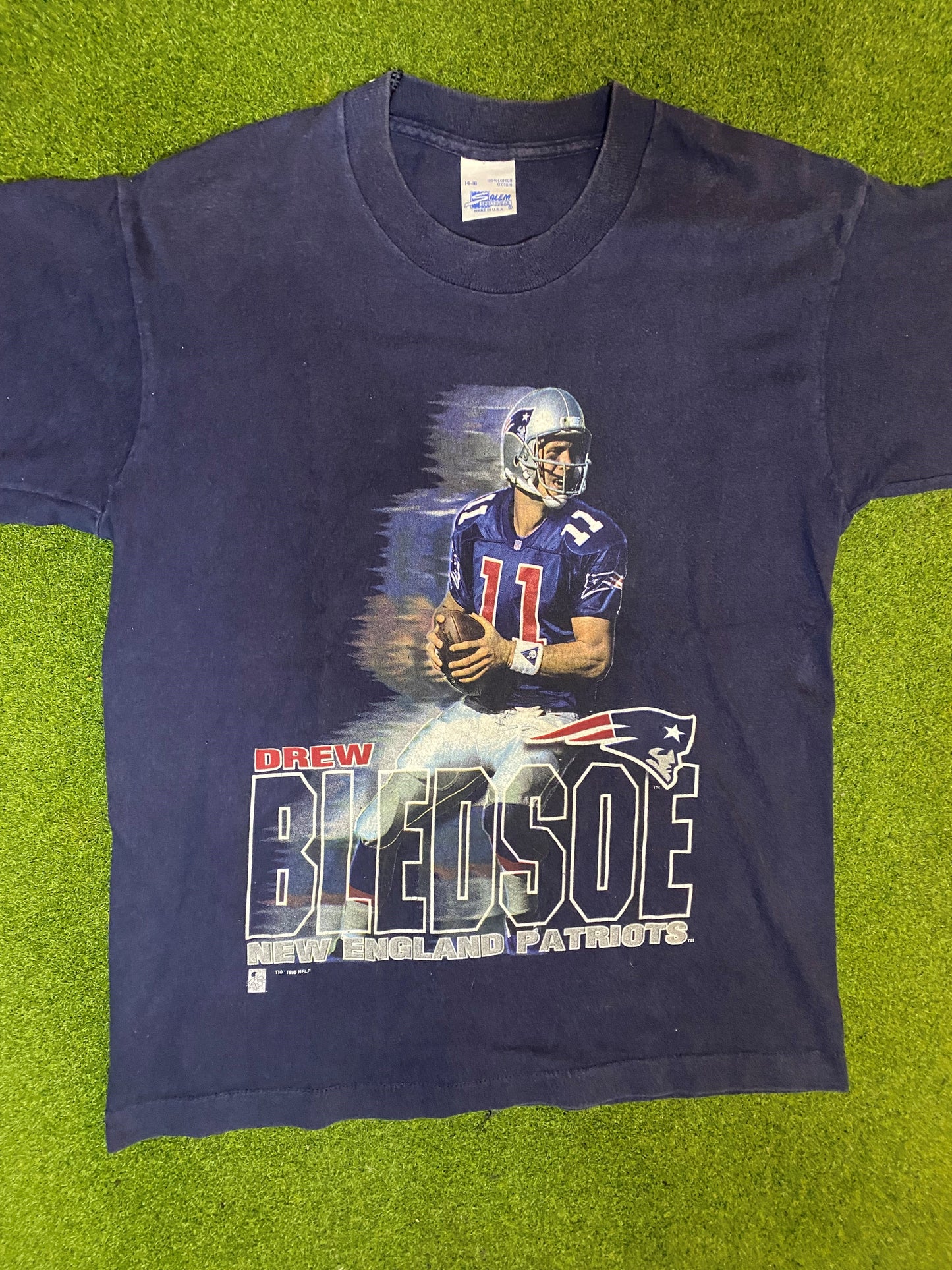 1995 New England Patriots - Drew Bledsoe - Vintage NFL Player T-Shirt (Youth Large) Gametime Vintage