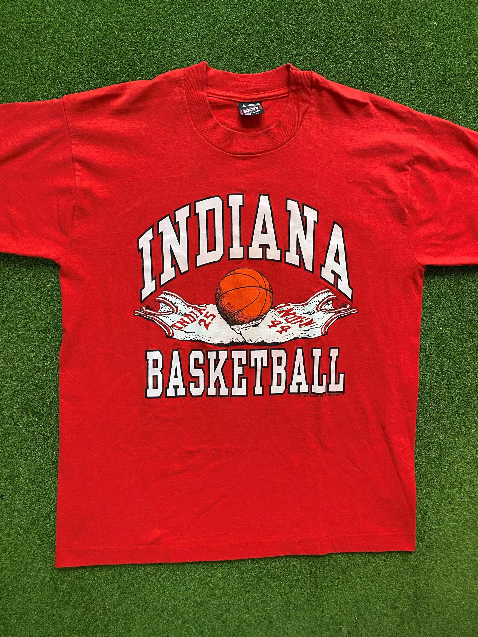 1995 Indiana Hoosiers - Vintage College Basketball T-Shirt (Large)