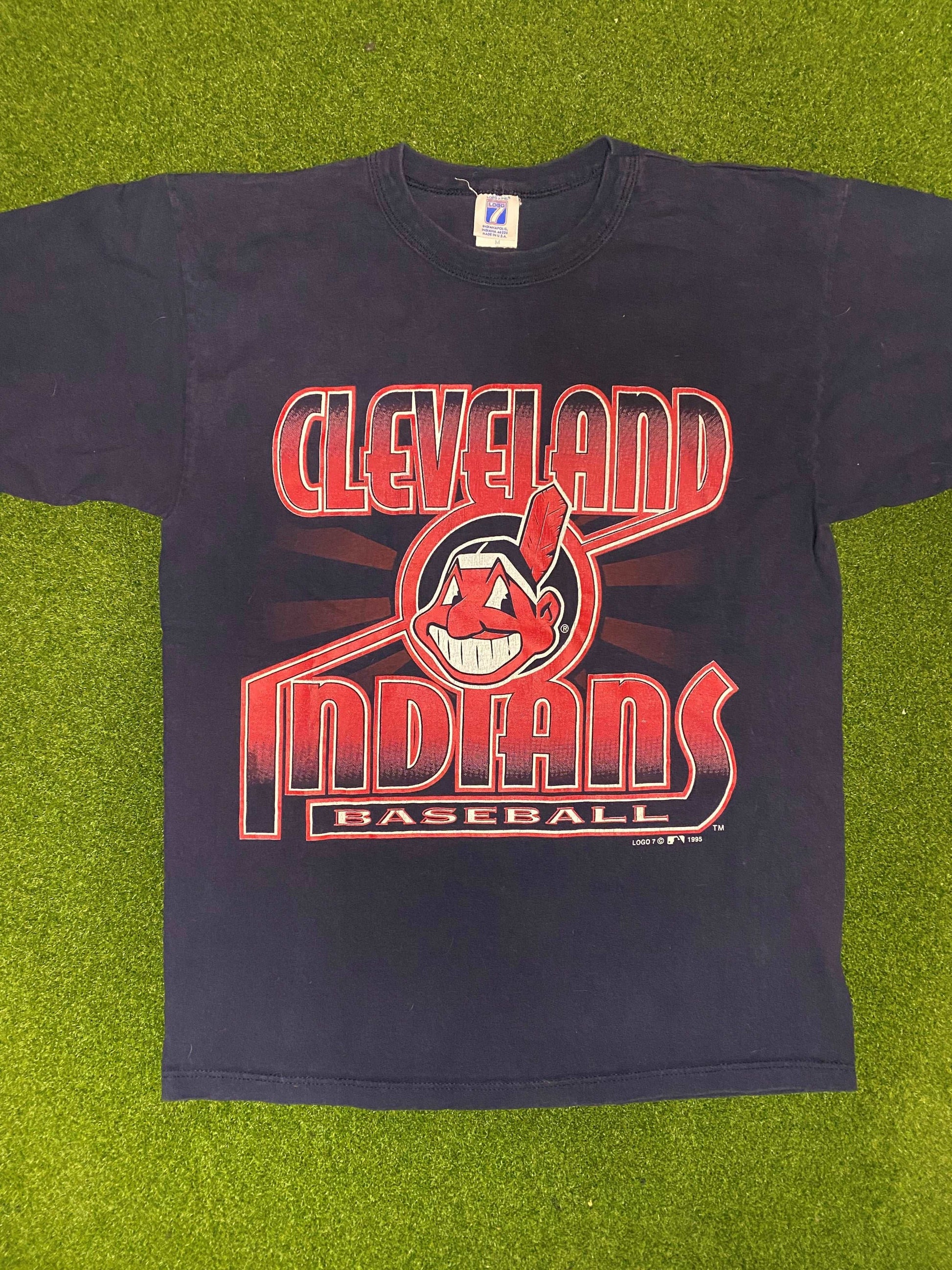 1995 Cleveland Indians - Big Logo - Vintage MLB Tee Shirt (Medium)