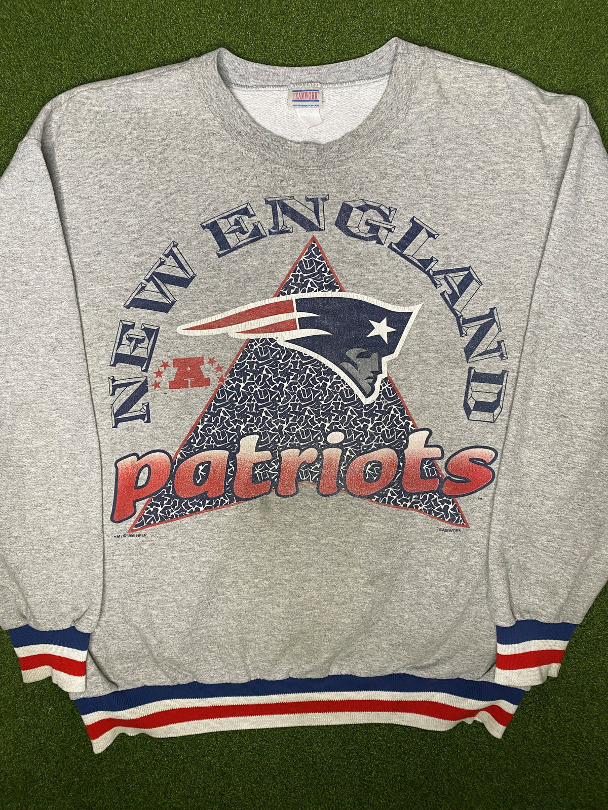 1995 New England Patriots - Vintage NFL Crewneck Sweatshirt (XL)