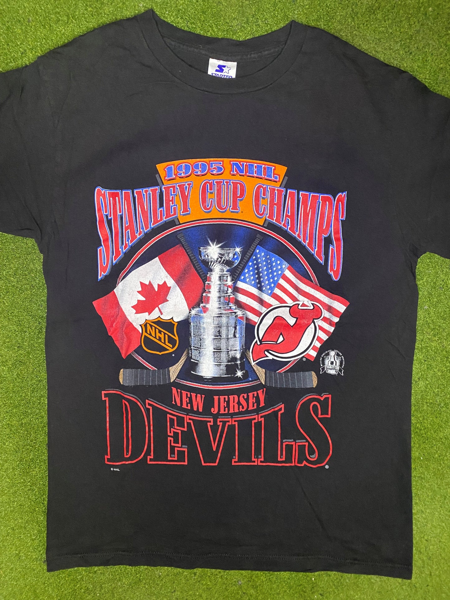 1995 New Jersey Devils - Stanley Cup Champions - Vintage NHL T-Shirt (Medium) Gametime Vintage