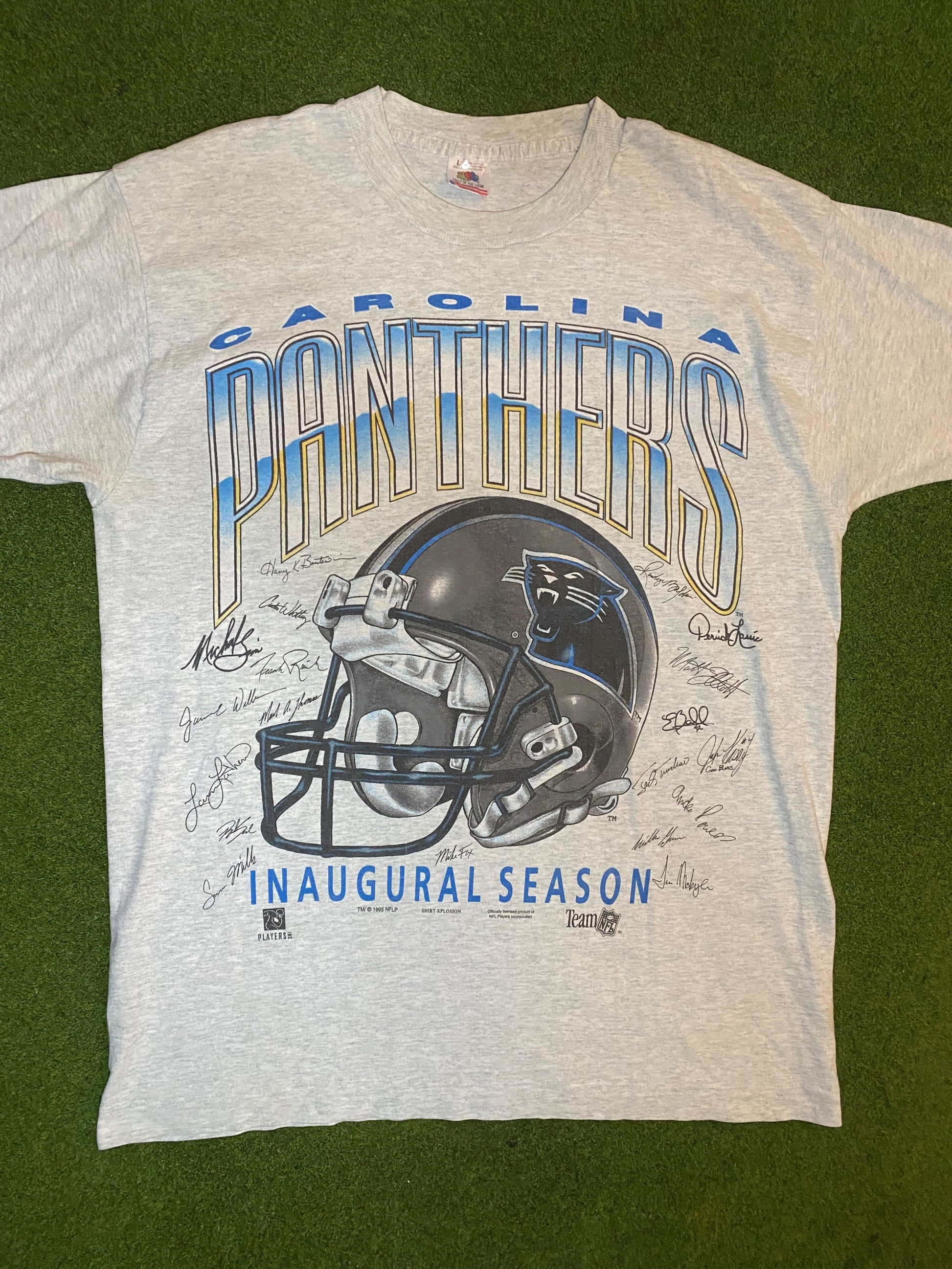 1995 Carolina Panthers - Inaugural Season Big Helmet - Vintage NFL T-Shirt (Large)