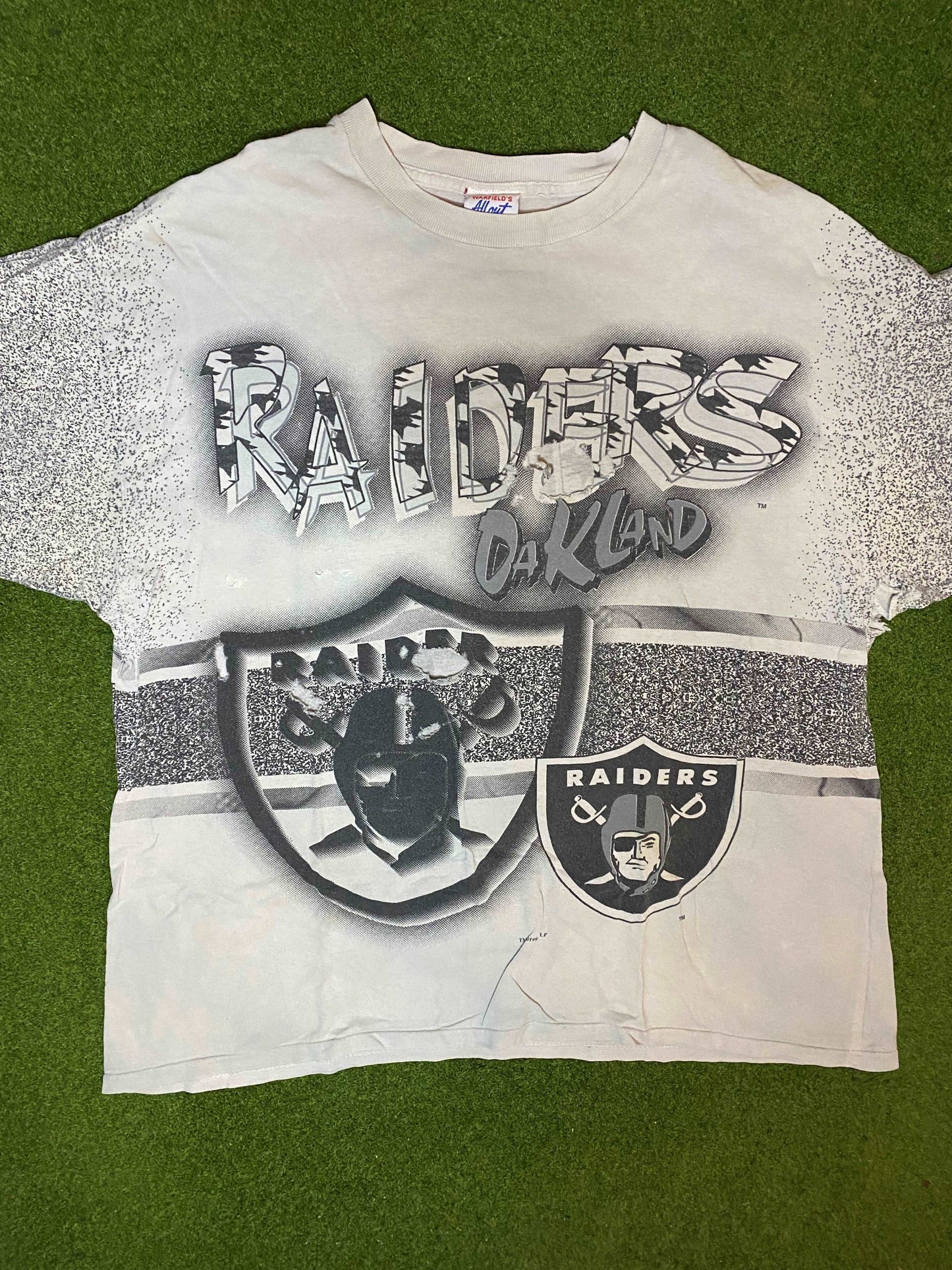 1995 Oakland Raiders - Print All Over - Vintage NFL T-Shirt (XL)