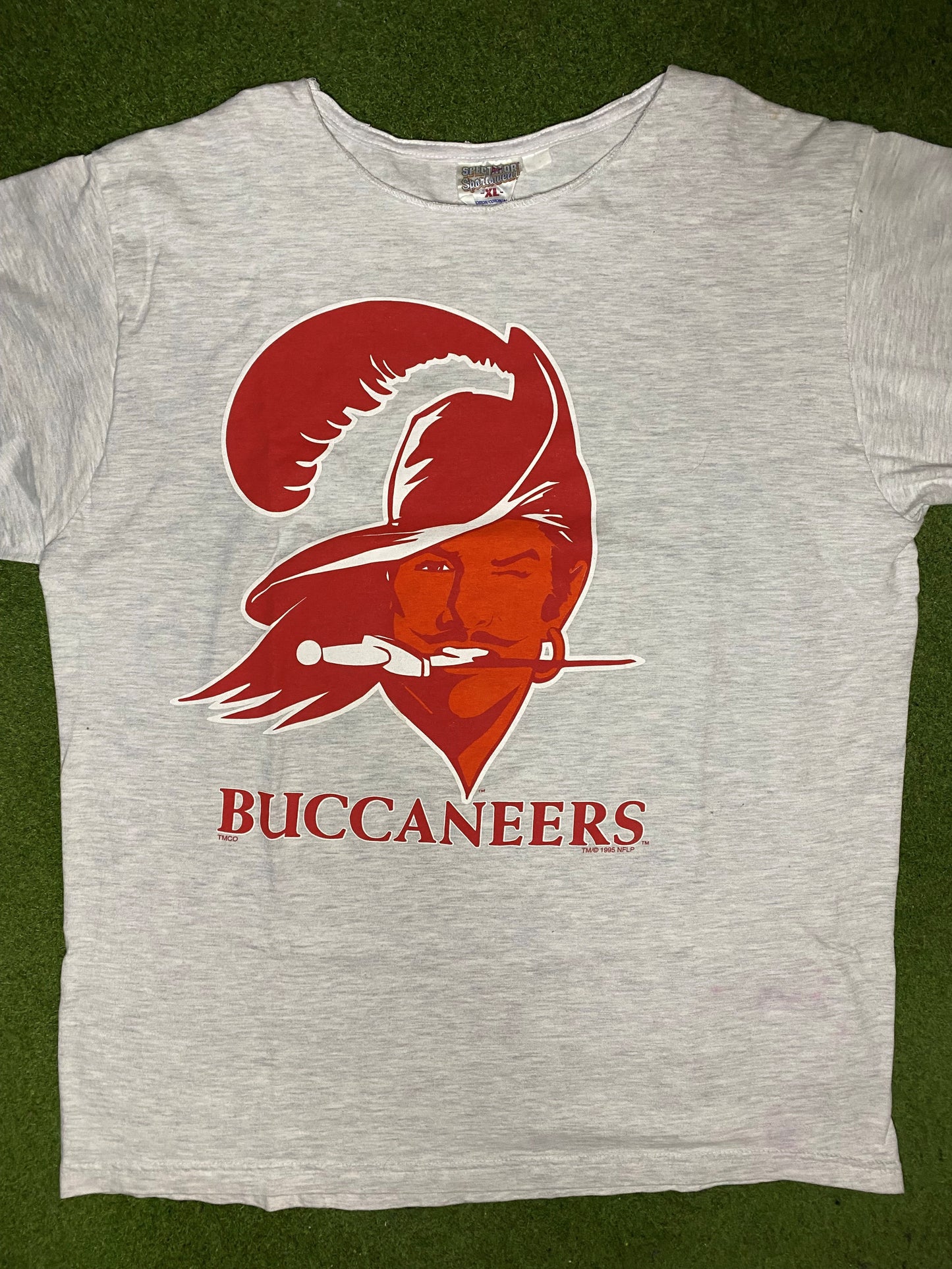 1995 Tampa Bay Buccaneers - Vintage NFL T Shirt (XL) - Gametime Vintage
