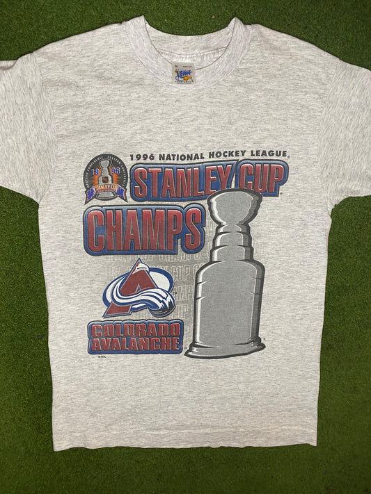 1996 Colorado Avalanche - Stanley Cup Champions - Vintage NHL T-Shirt (Medium) Gametime Vintage