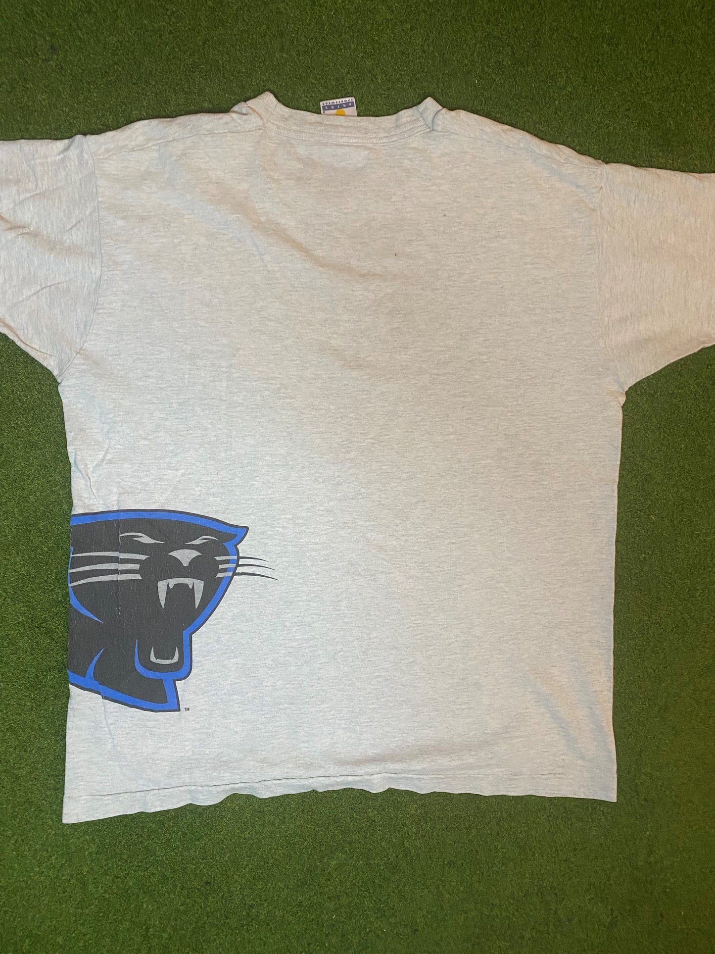 1996 Carolina Panthers - Bugs Bunny Crossover - Vintage NFL T-Shirt (Large) Gametime Vintage