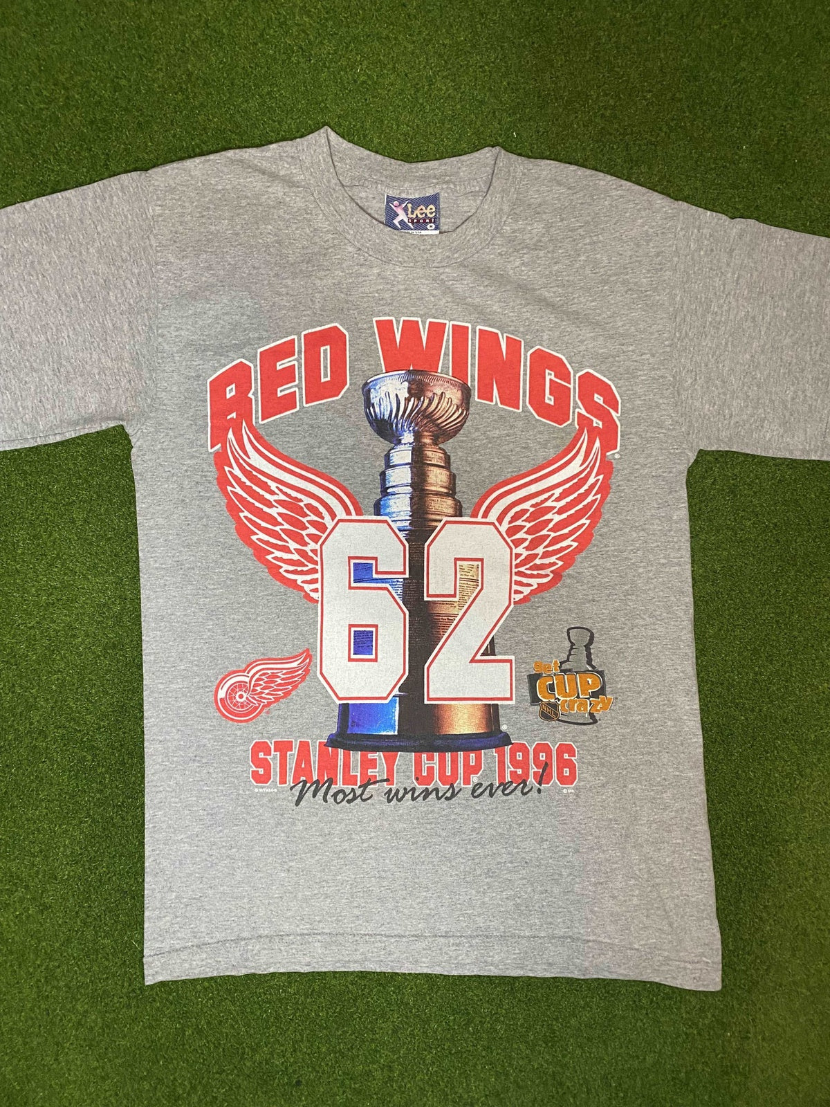 1996 Detroit Red Wings - Most Wins Ever - Vintage NHL Tee Shirt (Medium)