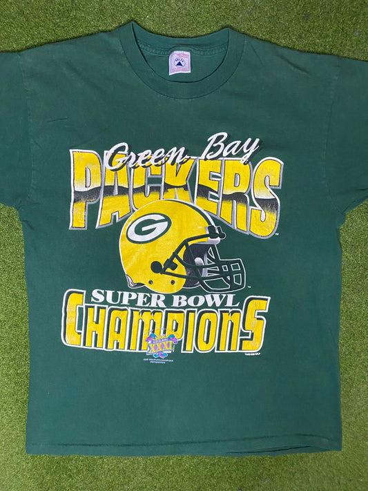 1996 Green Bay Packers - Super Bowl Champions - Vintage NFL T Shirt (Large) Gametime Vintage