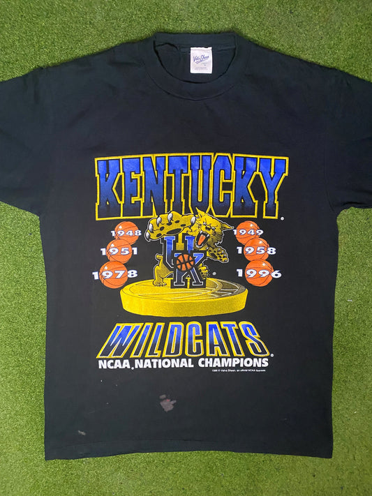 1996 Kentucky Wildcats - National Champions - Vintage College T Shirt (Medium) - Gametime Vintage