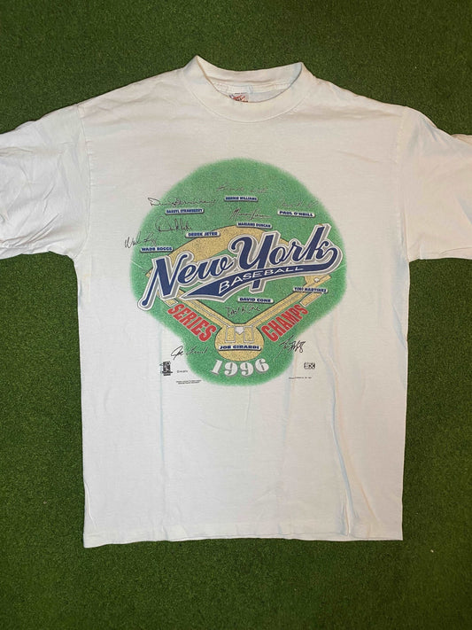 1996 New York Yankees - Roster - Vintage MLB Tee Shirt (Large) Gametime Vintage