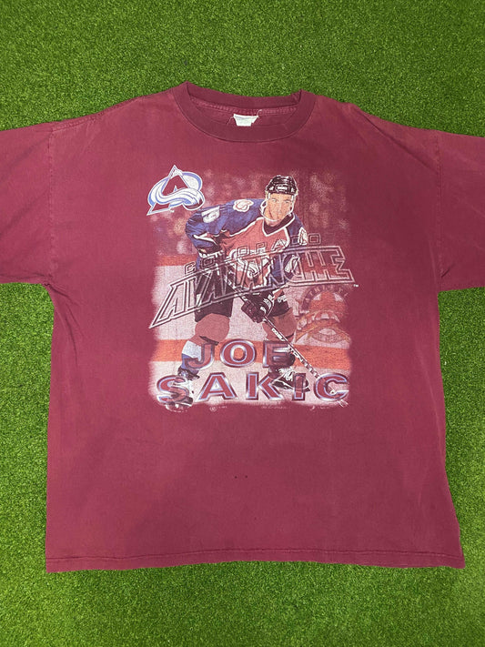 1996 Colorado Avalanche - Joe Sakic - Vintage NHL Player Tee Shirt (XL) Gametime Vintage