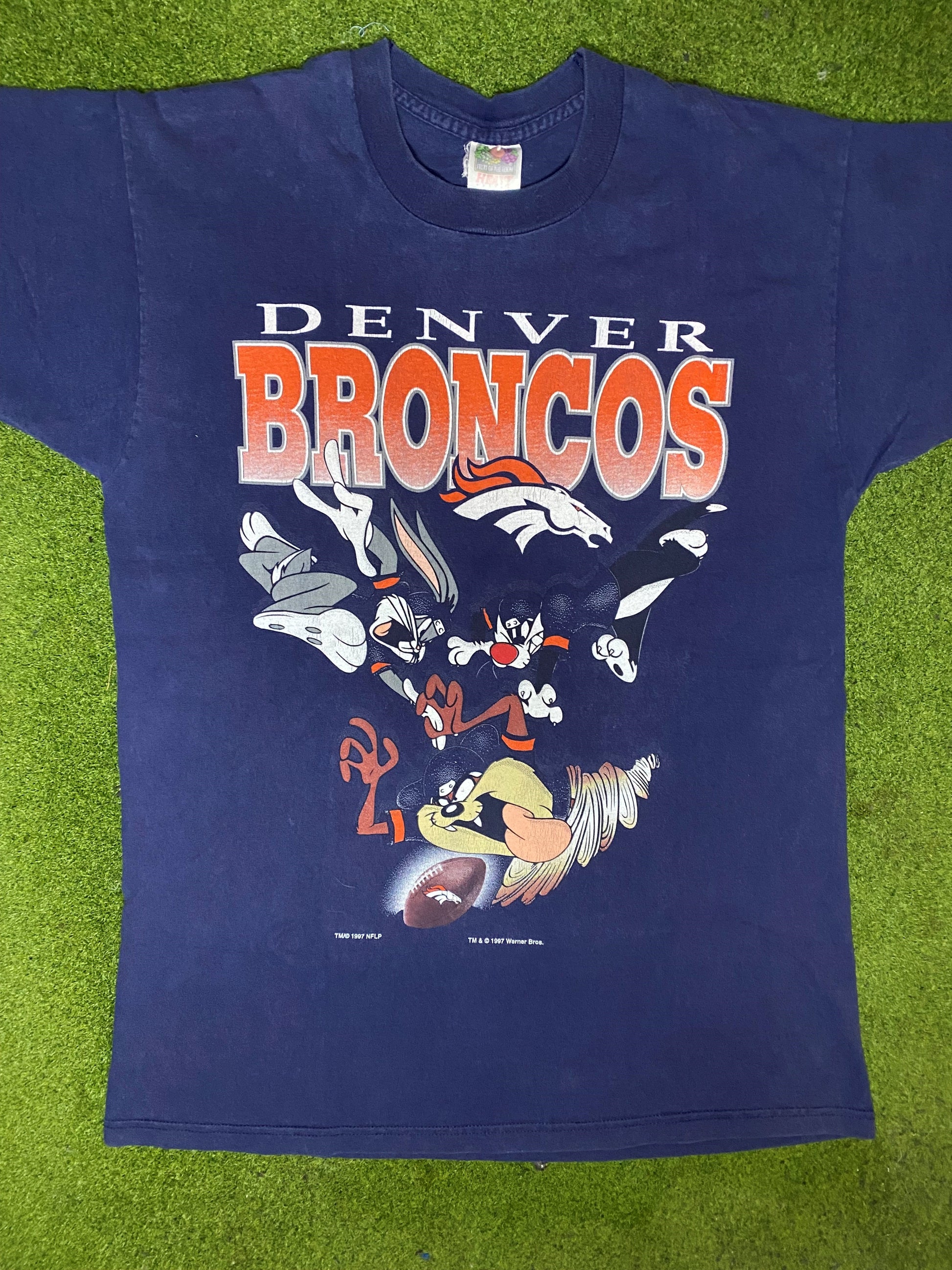 1997 Denver Broncos - Looney Tunes Crossover - Vintage NFL T-Shirt (Large)