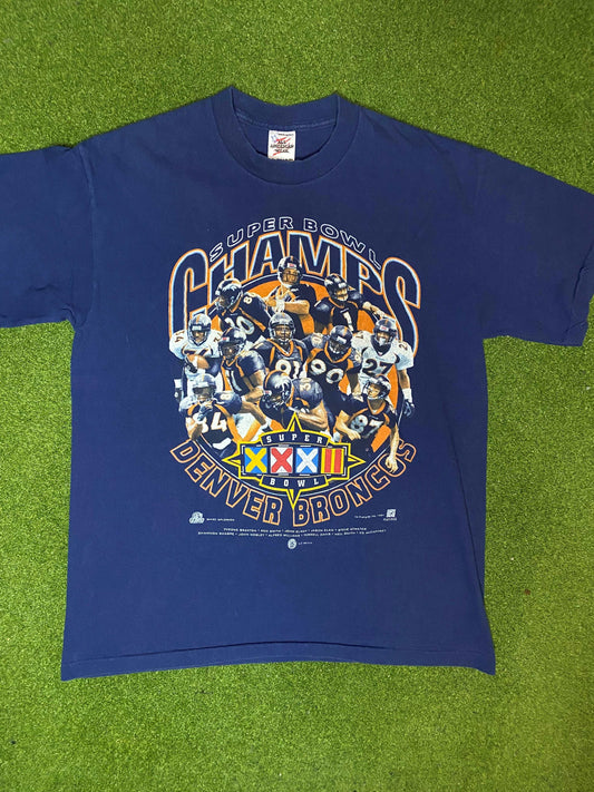 1997 Denver Broncos - Super Bowl XXII Champions Roster - Vintage NFL Tee Shirt (Large) Gametime Vintage