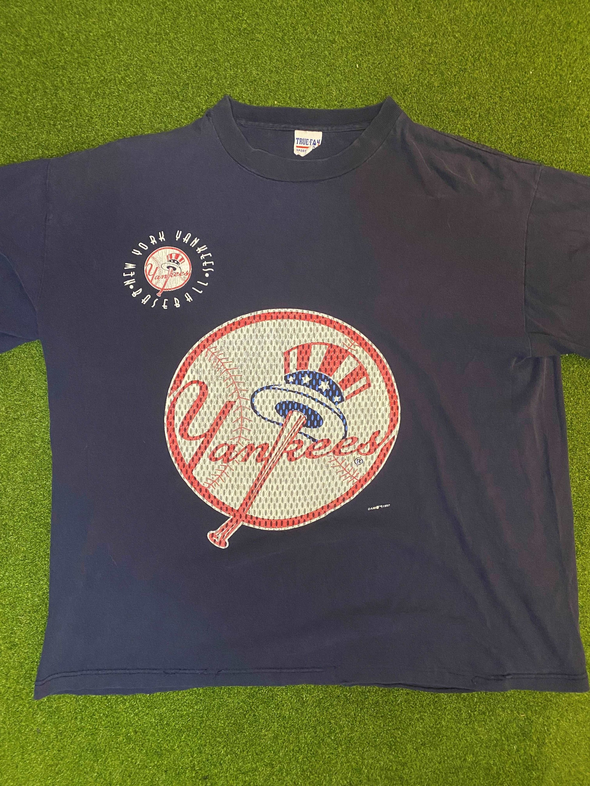 1997 New York Yankees - Big Logo - Vintage MLB Tee Shirt (XL)