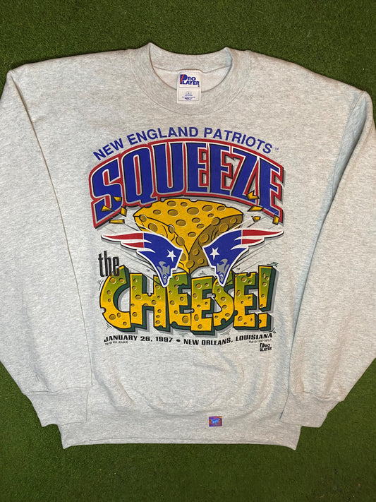 1997 New England Patriots - Squeeze the Cheese - Vintage NFL Sweatshirt (Large) Gametime Vintage