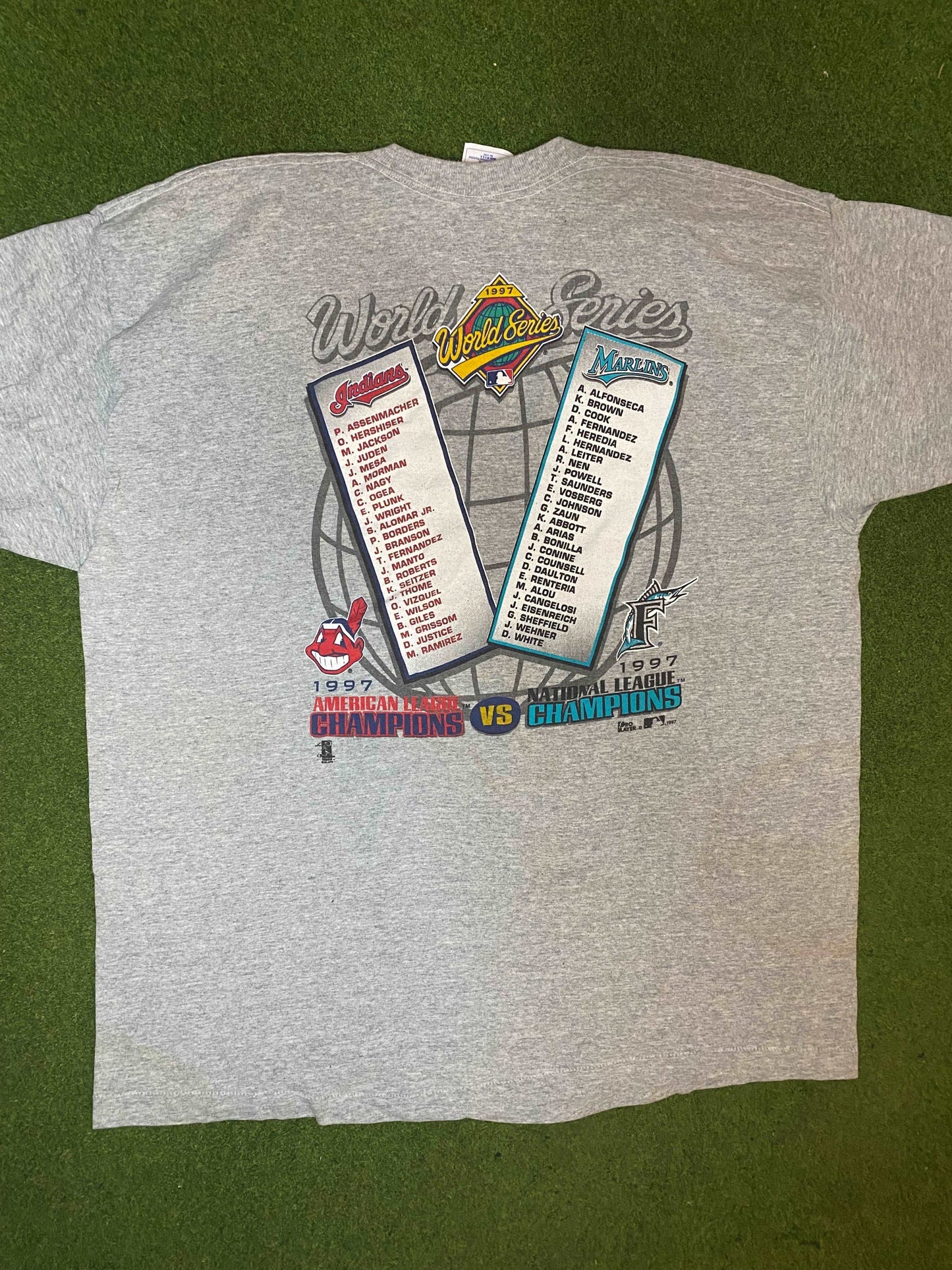 1997 World Series - Indians vs Marlins - Double Sided Roster - Vintage MLB T-Shirt (2XL)