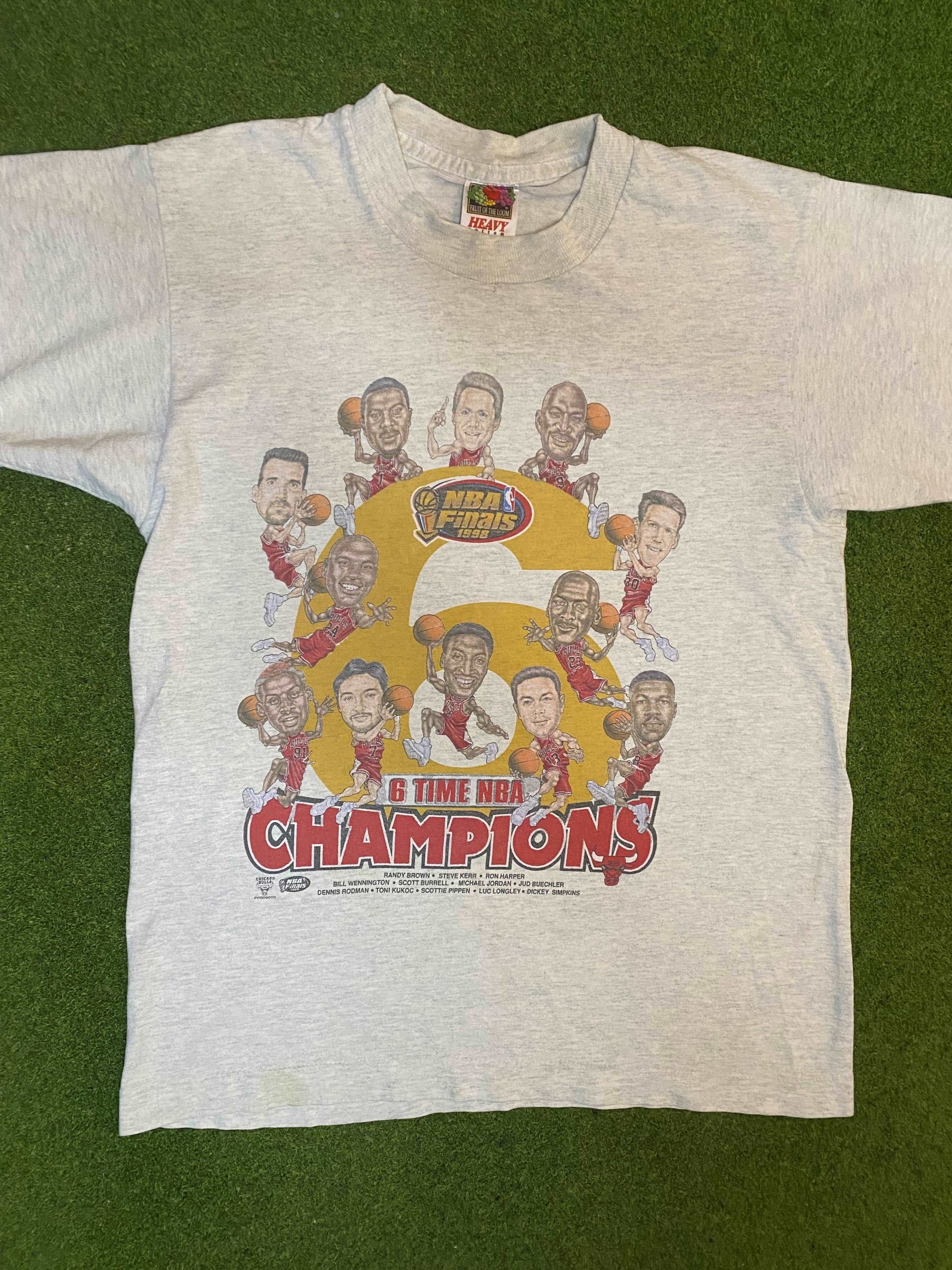 1998 Chicago Bulls - 6x Champions - Vintage NBA Player T-Shirt (Youth XL)