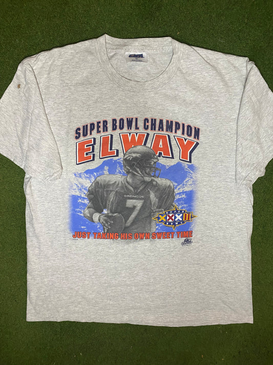 1998 Denver Broncos - John Elway Super Bowl Champion - Vintage NFL T-Shirt (XL) Gametime Vintage