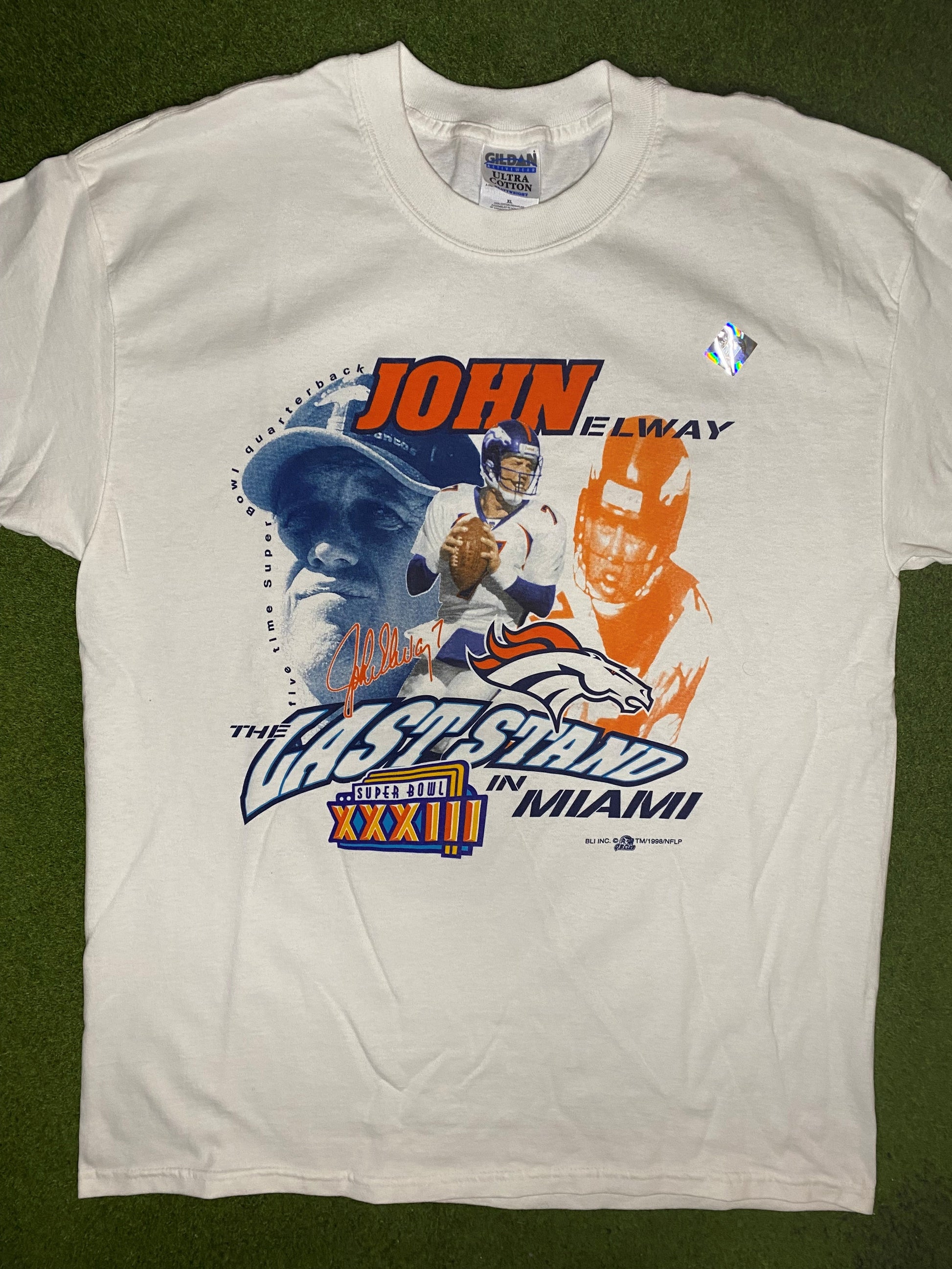 1998 Denver Broncos - John Elway The Last Stand - Vintage NFL Player T Shirt (XL) - Gametime Vintage