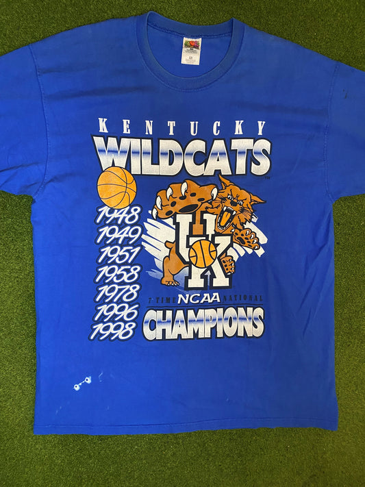 1998 Kentucky Wildcats - NCAA Champions - Vintage College Basketball T-Shirt (XL) - Gametime Vintage