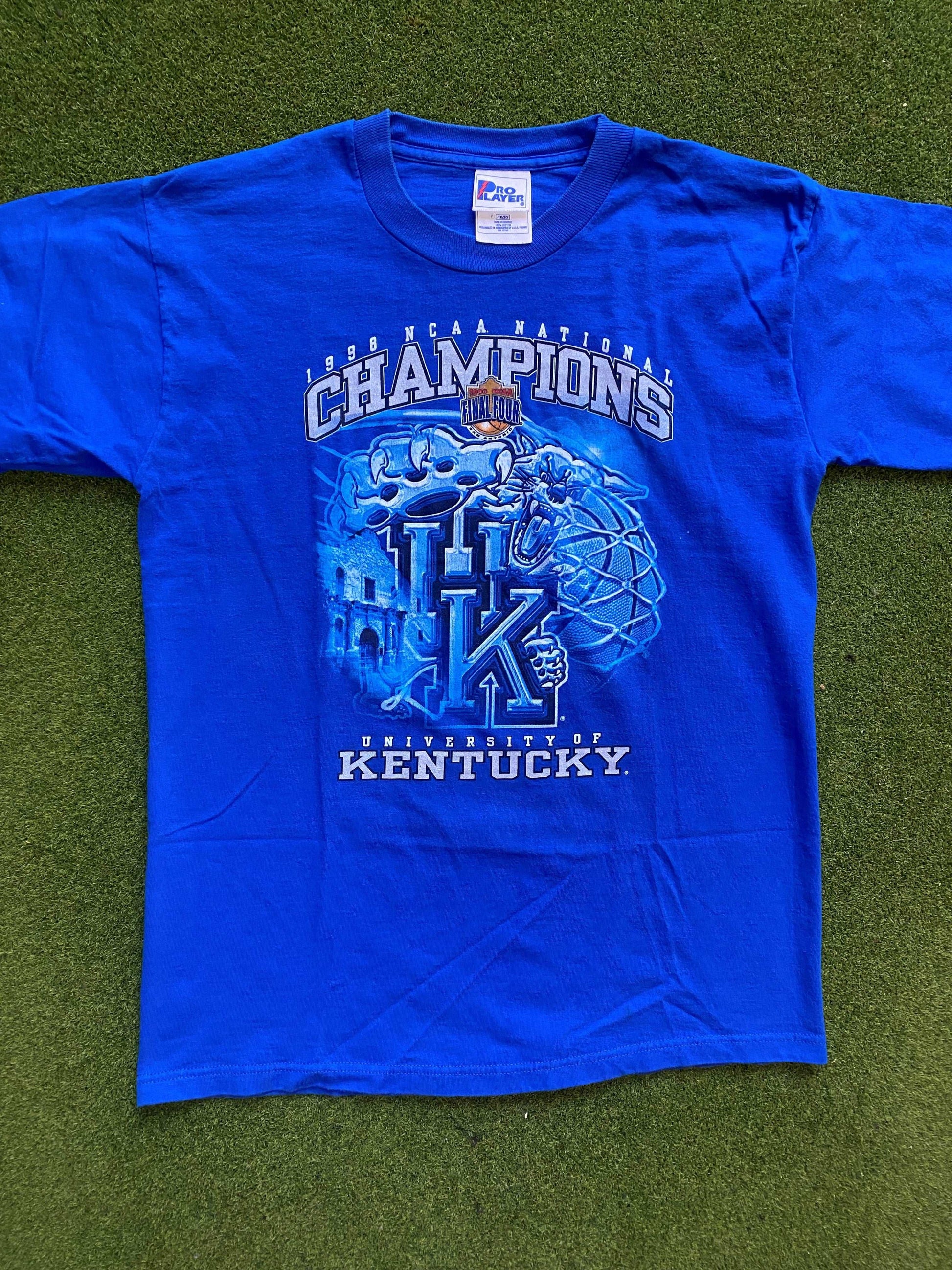 1998 Kentucky Wildcats - National Champions - Vintage College Basketball T-Shirt (Youth XL)