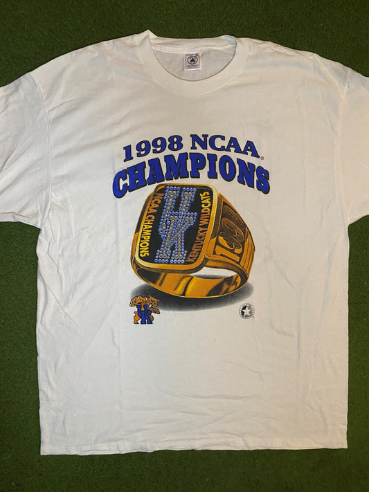 1998 Kentucky Wildcats - NCAA Champions - Double Sided - Vintage College Basketball T-Shirt (2XL)