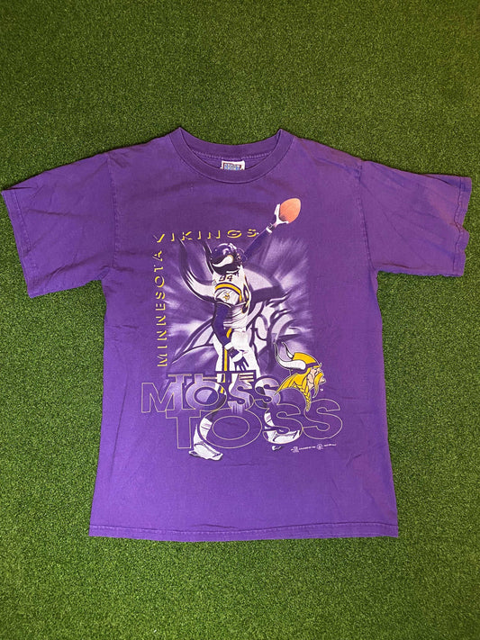 1998 Minnesota Vikings - Randy Moss - NFL Player Vintage Tee Shirt (Medium)