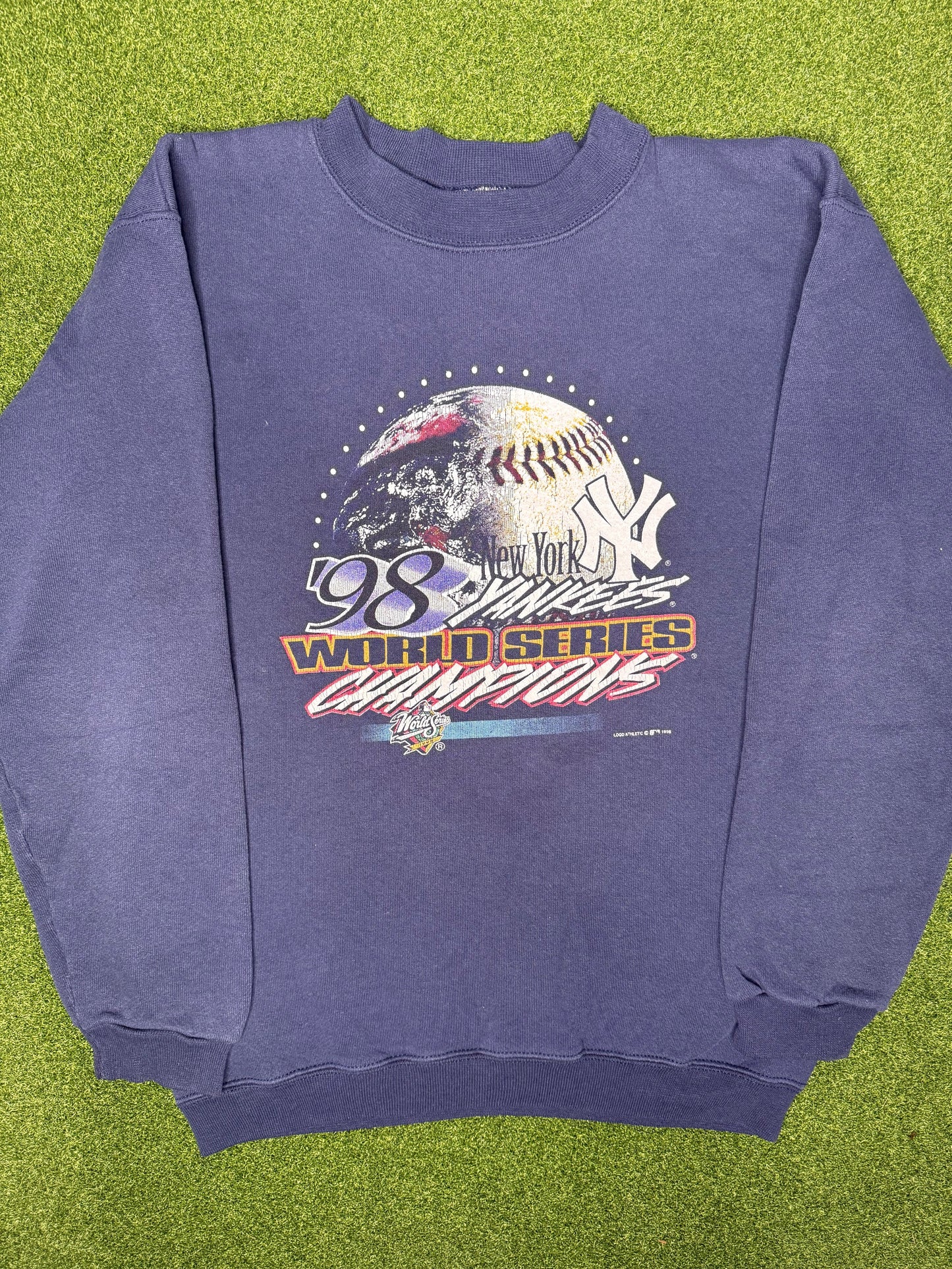 1998 New York Yankees - World Series Champions - Vintage MLB Sweatshirt (Small)