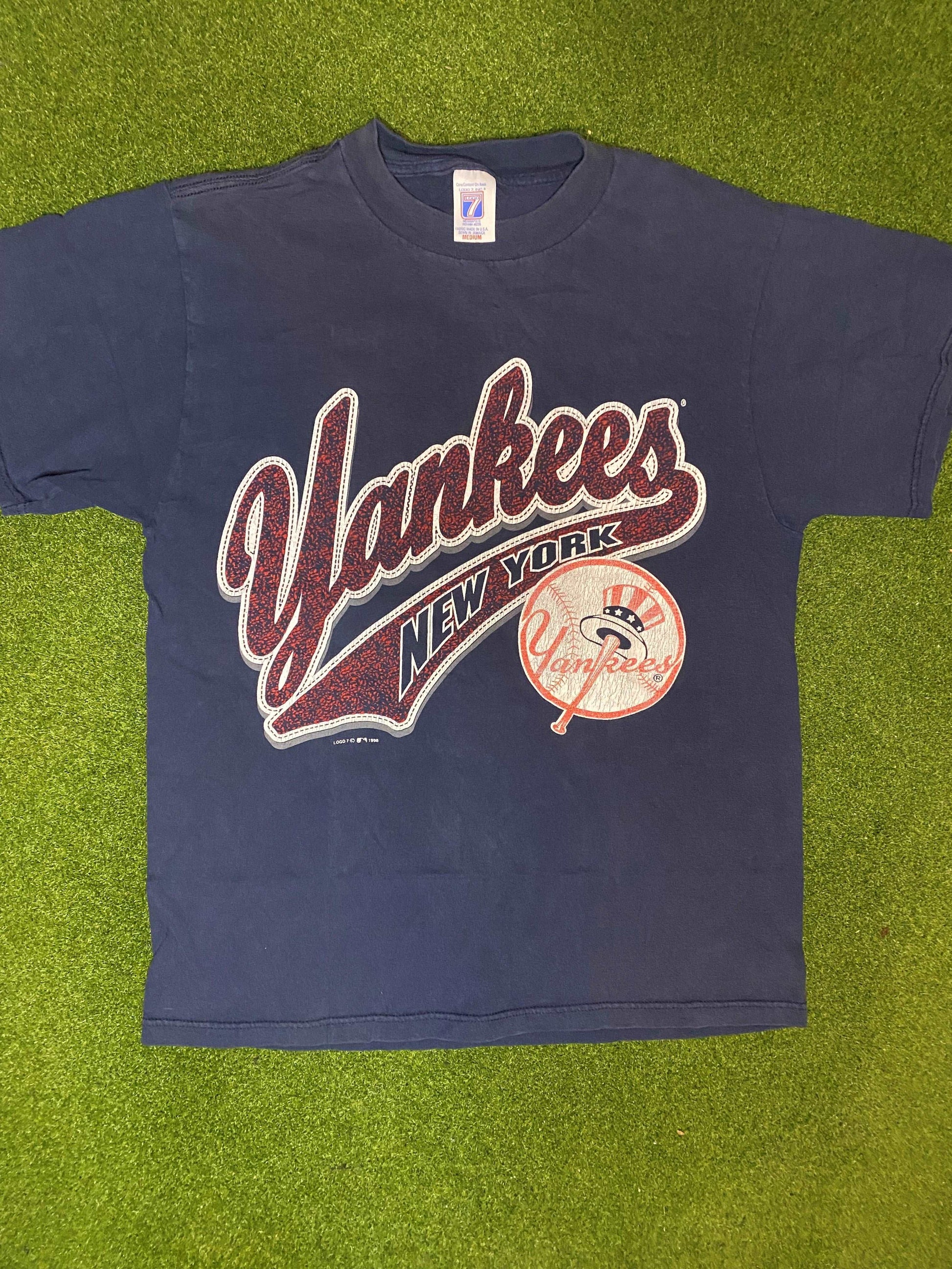 1998 New York Yankees - Big Logo - Vintage MLB Tee Shirt (Medium)