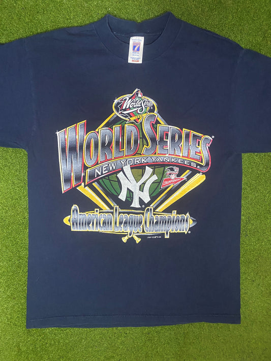 1998 New York Yankees - World Series - Vintage MLB T-Shirt (Medium) Gametime Vintage