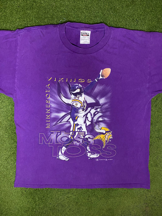 1998 Minnesota Vikings - Randy Moss - NFL Player Vintage Tee Shirt (XL) Gametime Vintage