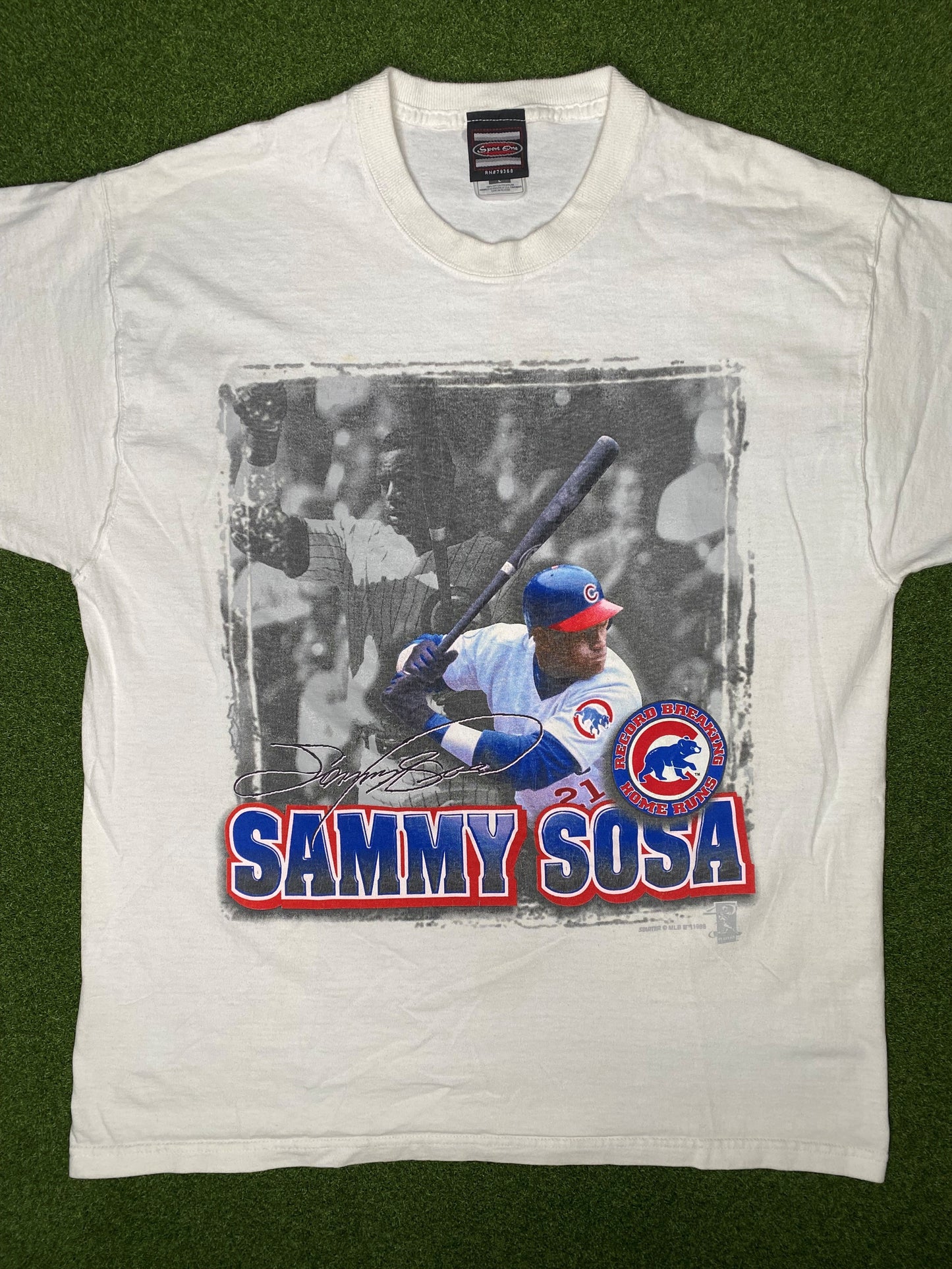1998 Chicago Cubs - Sammy Sosa - Vintage MLB Player T Shirt (Large)