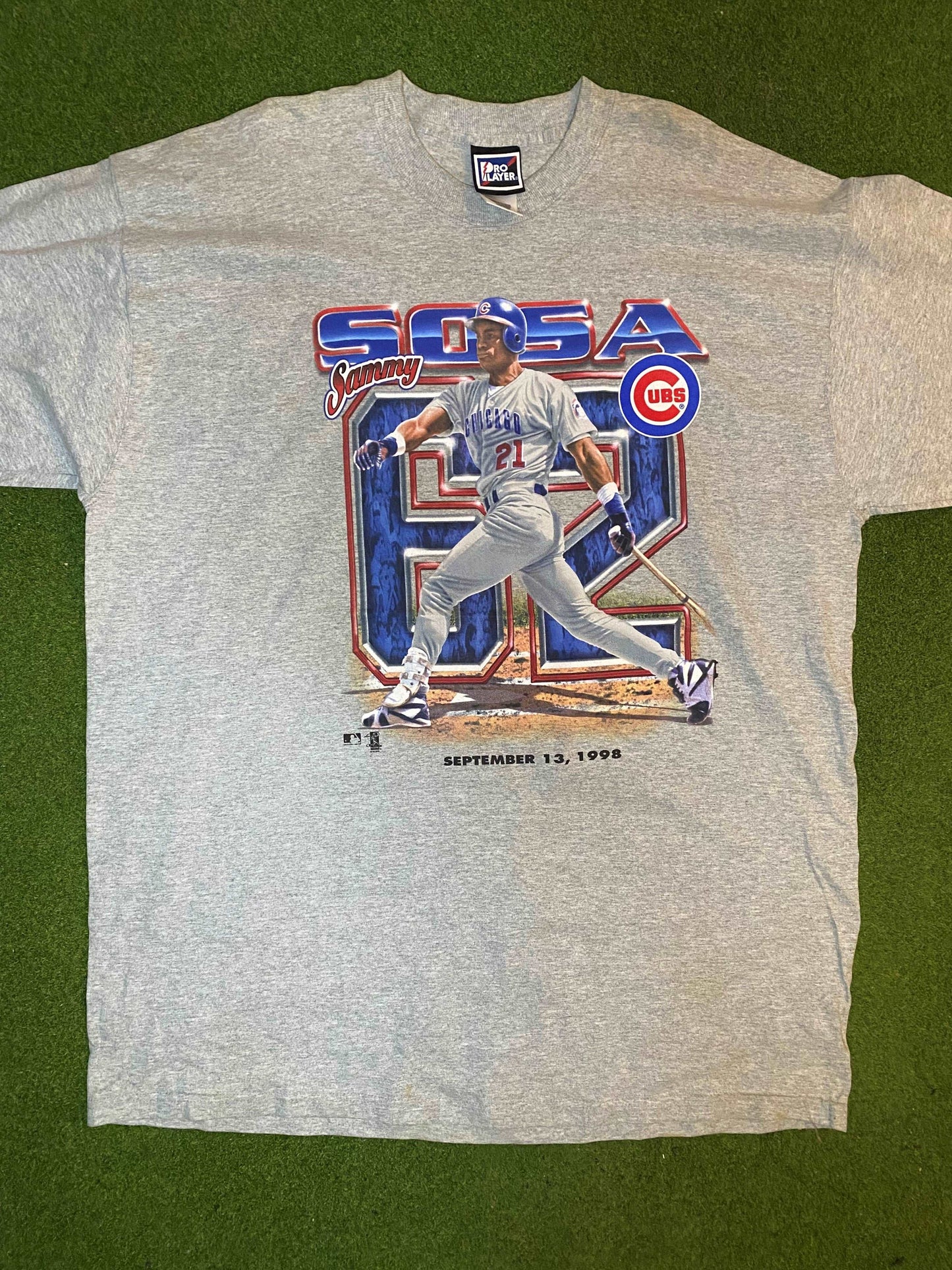 1998 Chicago Cubs - Sammy Sosa - Vintage MLB Player T-Shirt (2XL) Gametime Vintage