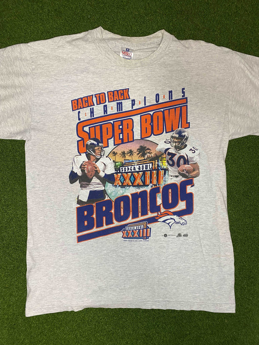 1999 Denver Broncos - Double Sided - Super Bowl XXXIII Champs ft. John Elway and Terrell Davis - Vintage NFL Tee Shirt (Large)