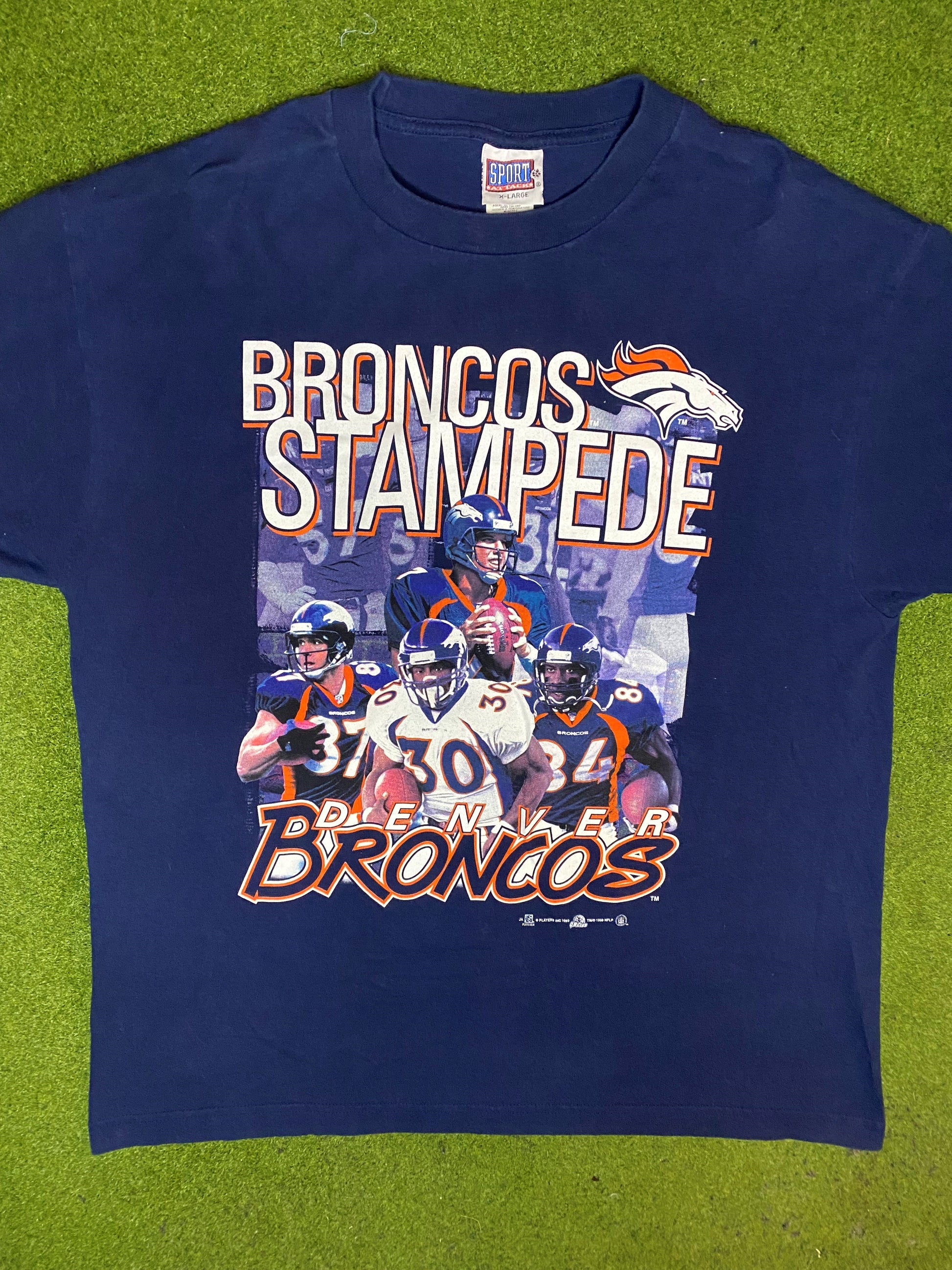 1999 Denver Broncos - Stampede Ft. Sharpe, McCaffrey, Davis, Elway - Vintage NFL Player T-Shirt (XL)