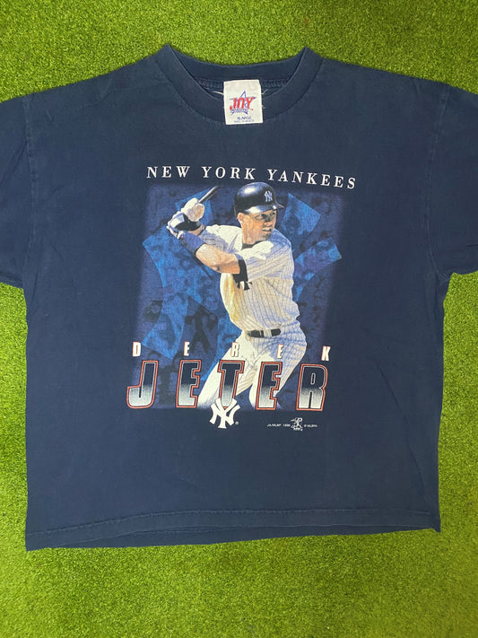 1999 New York Yankees - Derek Jeter - Vintage MLB Player T-Shirt (Youth XL) 