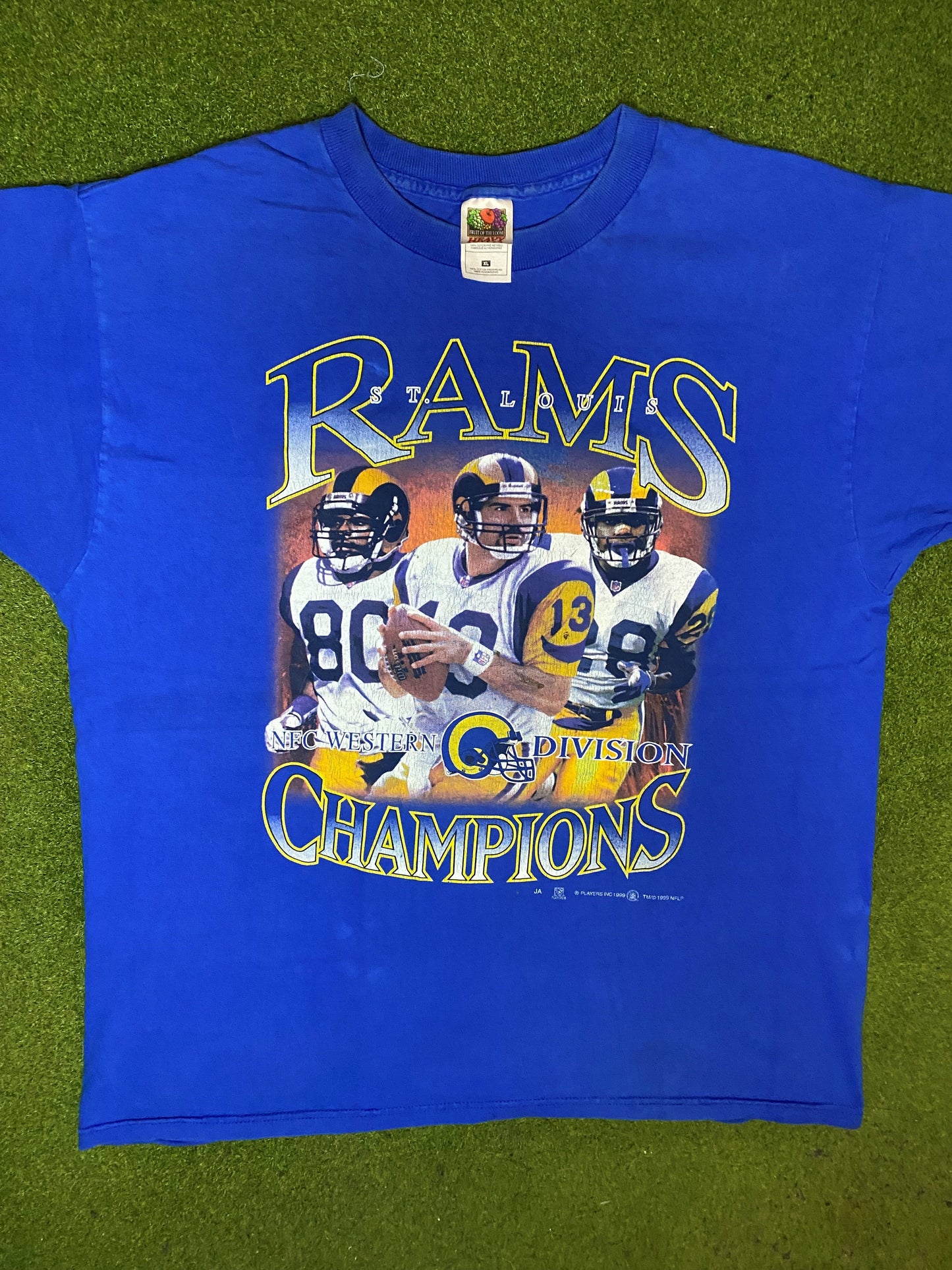 1999 St. Louis Rams - Div Champs Ft. Warner, Bruce, Faulk - Vintage NFL Player T-Shirt (XL) Gametime Vintage