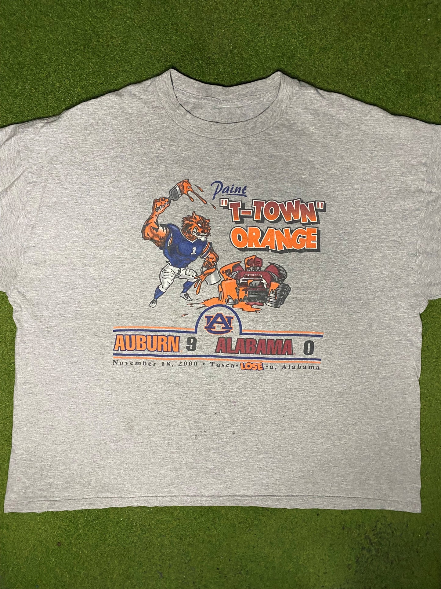 2000 Auburn Tigers - Paint T Town Orange - Vintage College T-Shirt (2XL) - Gametime Vintage