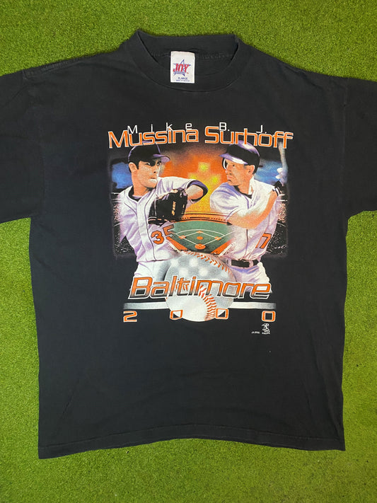 2000 Baltimore Orioles - Ft. Mike Mussina and BJ Surhoff - Vintage MLB Player T-Shirt (XL) Gametime Vintage