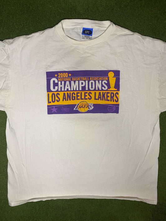 2000 Los Angeles Lakers - Champions - Vintage NBA T Shirt (XL) - Gametime Vintage