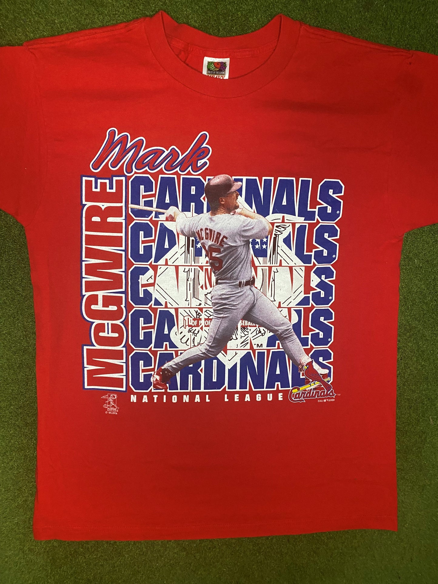 2000 St. Louis Cardinals - Mark McGwire - Vintage MLB Player Tee (Large) Gametime Vintage