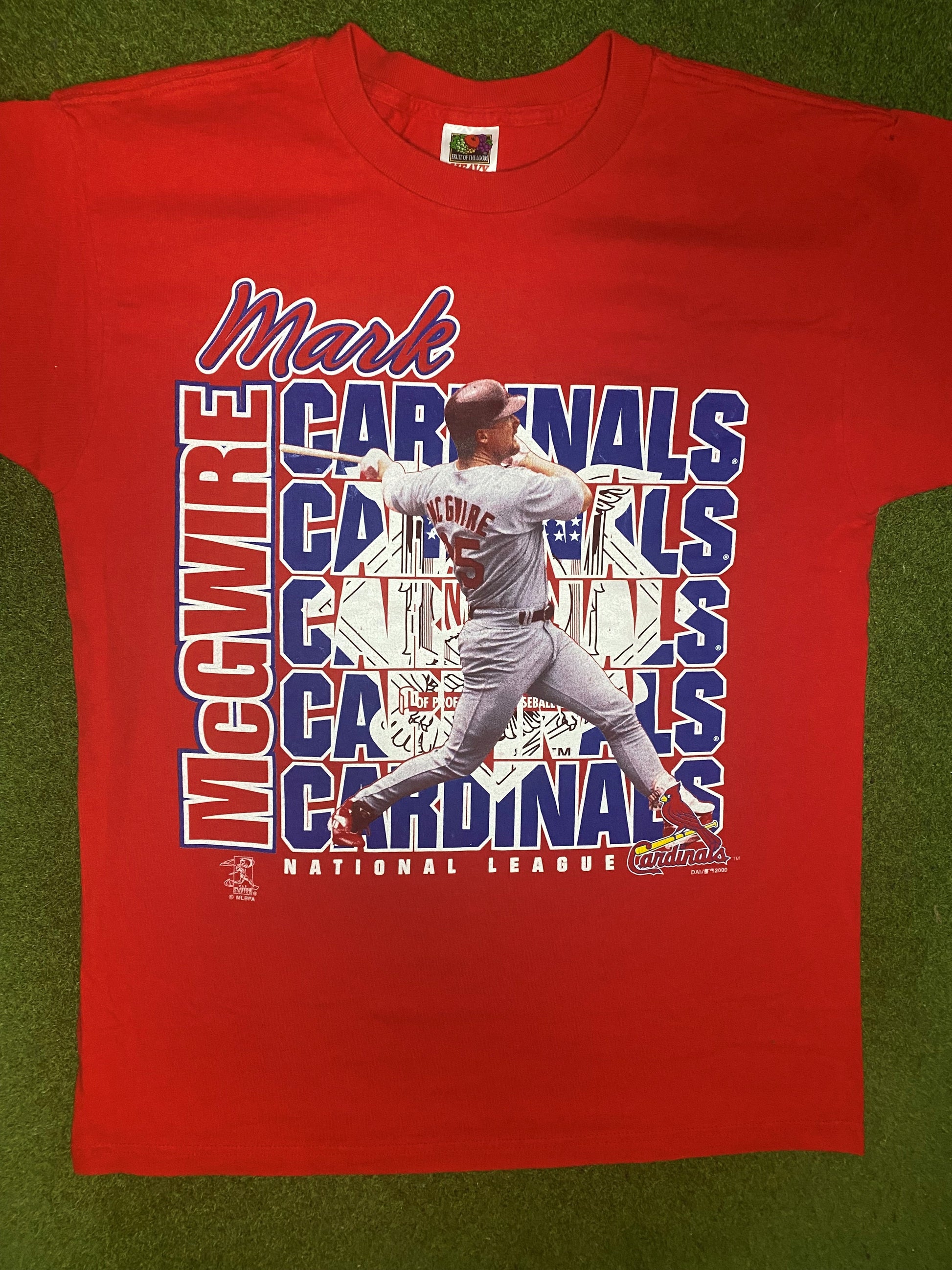 2000 St. Louis Cardinals - Mark McGwire - Vintage MLB Player Tee (Large)