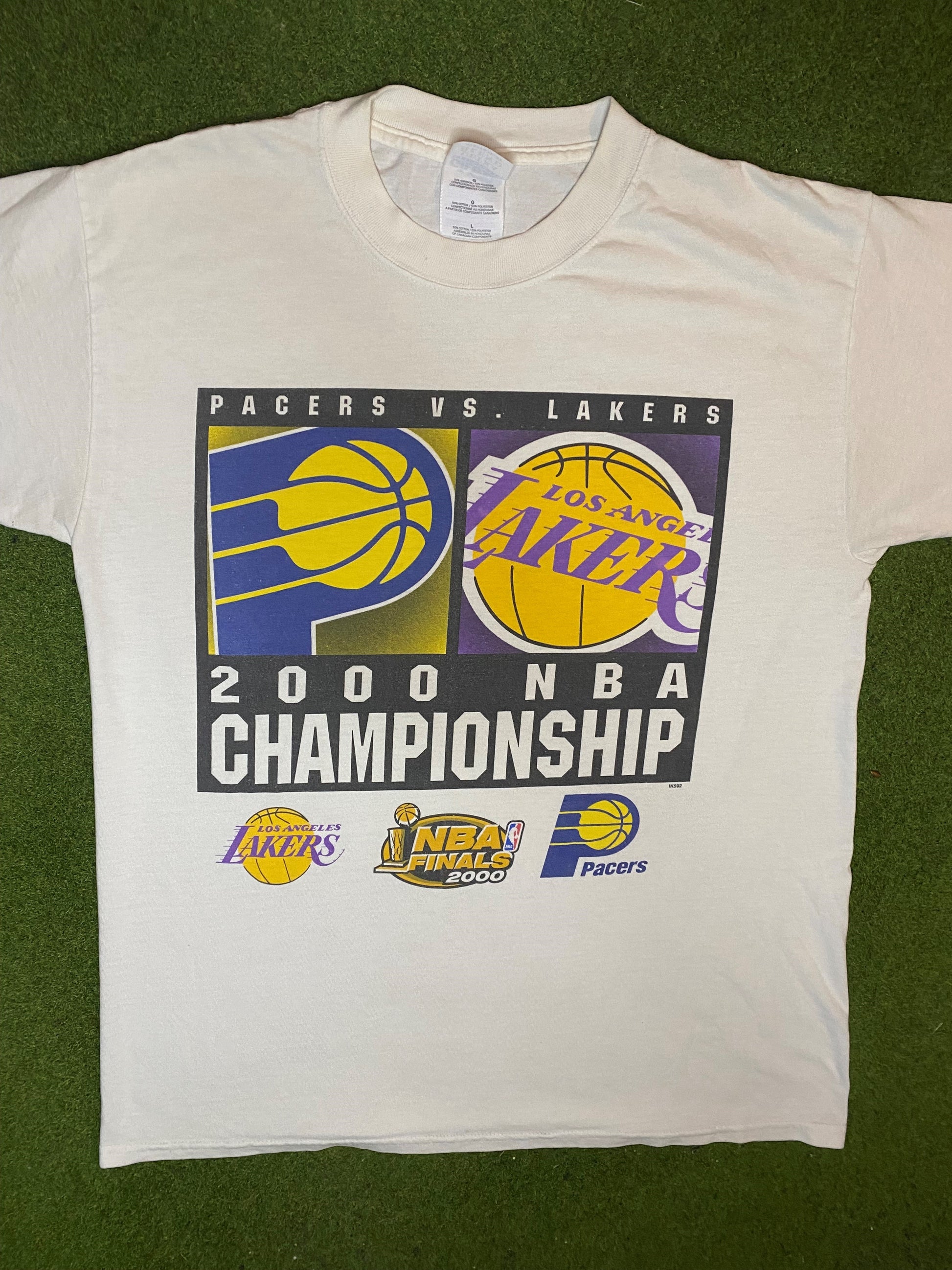 2000 NBA Finals - Lakers Vs. Pacers - Vintage NBA T-Shirt (Large) 