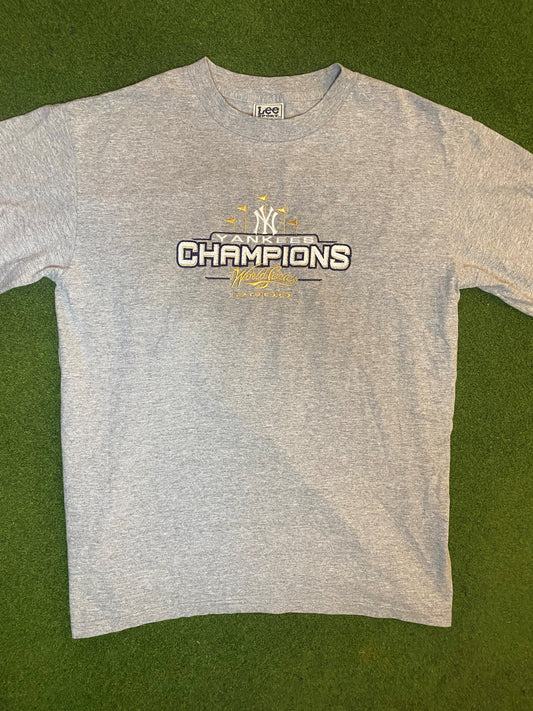 2000 New York Yankees - World Series Champions - Embroidered - Vintage MLB T-Shirt (Large) Gametime Vintage